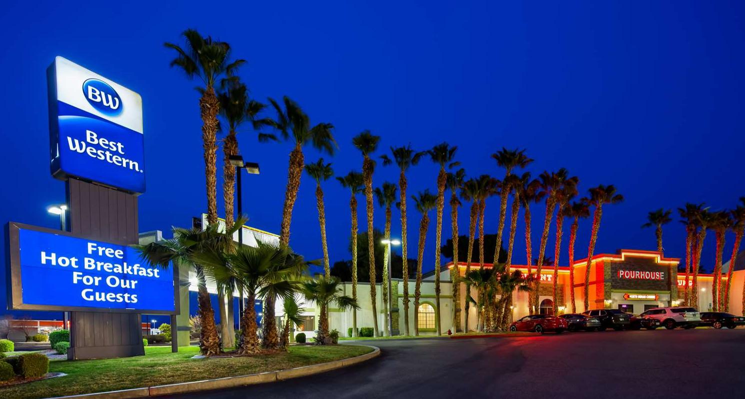 Ngoại cảnh khách sạn