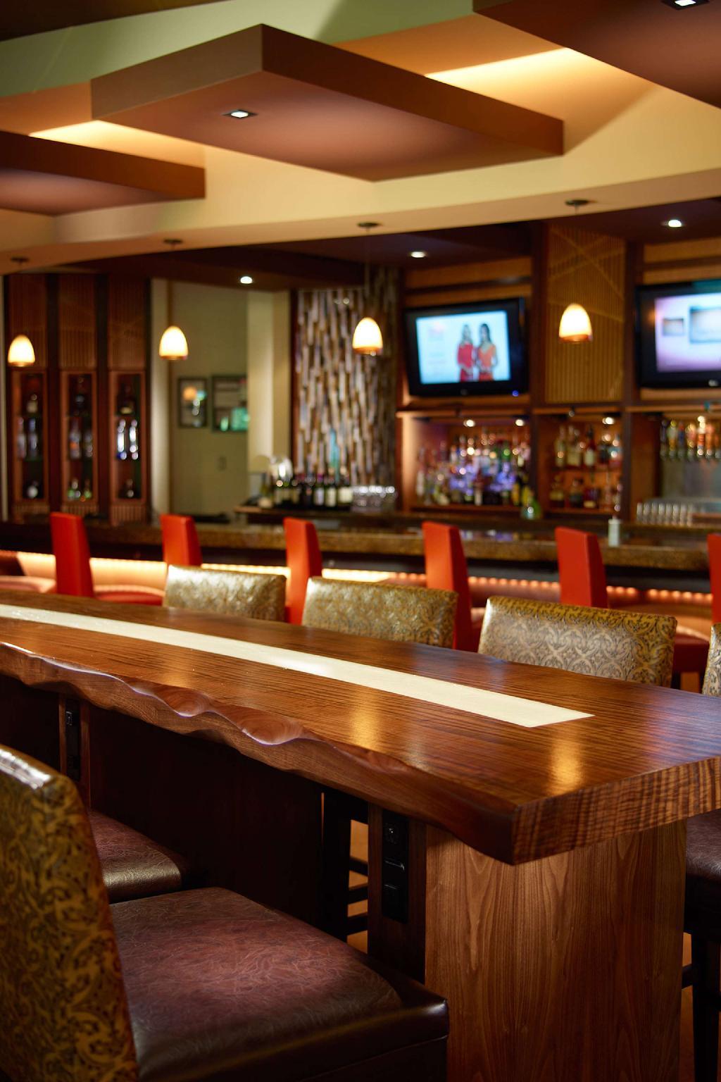 Quán bar
