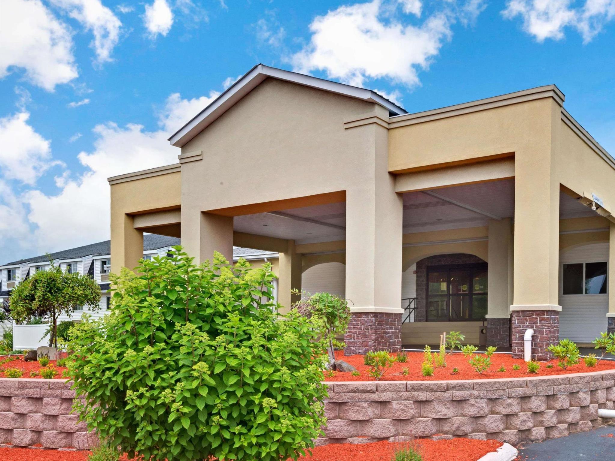 Ngoại cảnh khách sạn