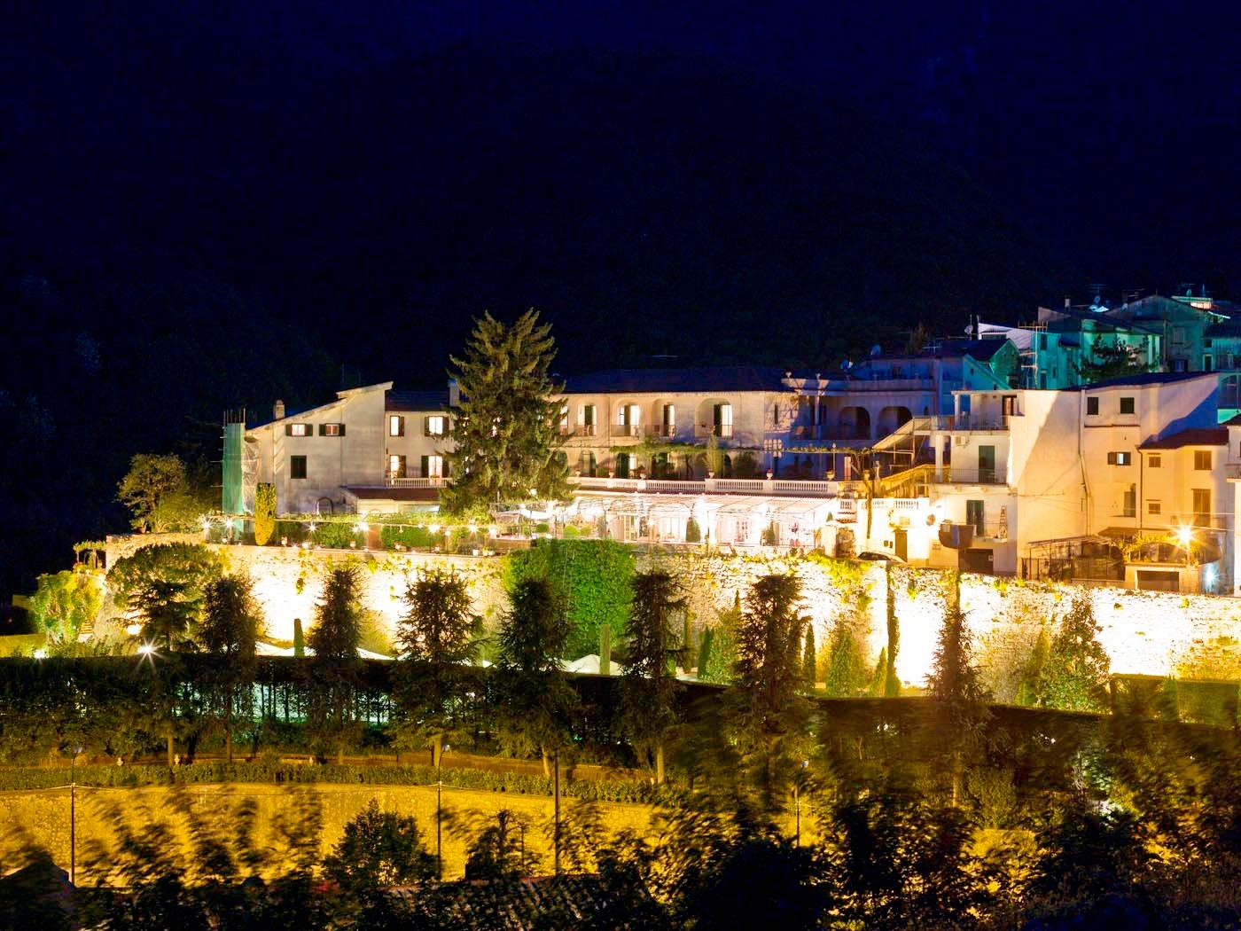 Ngoại cảnh khách sạn