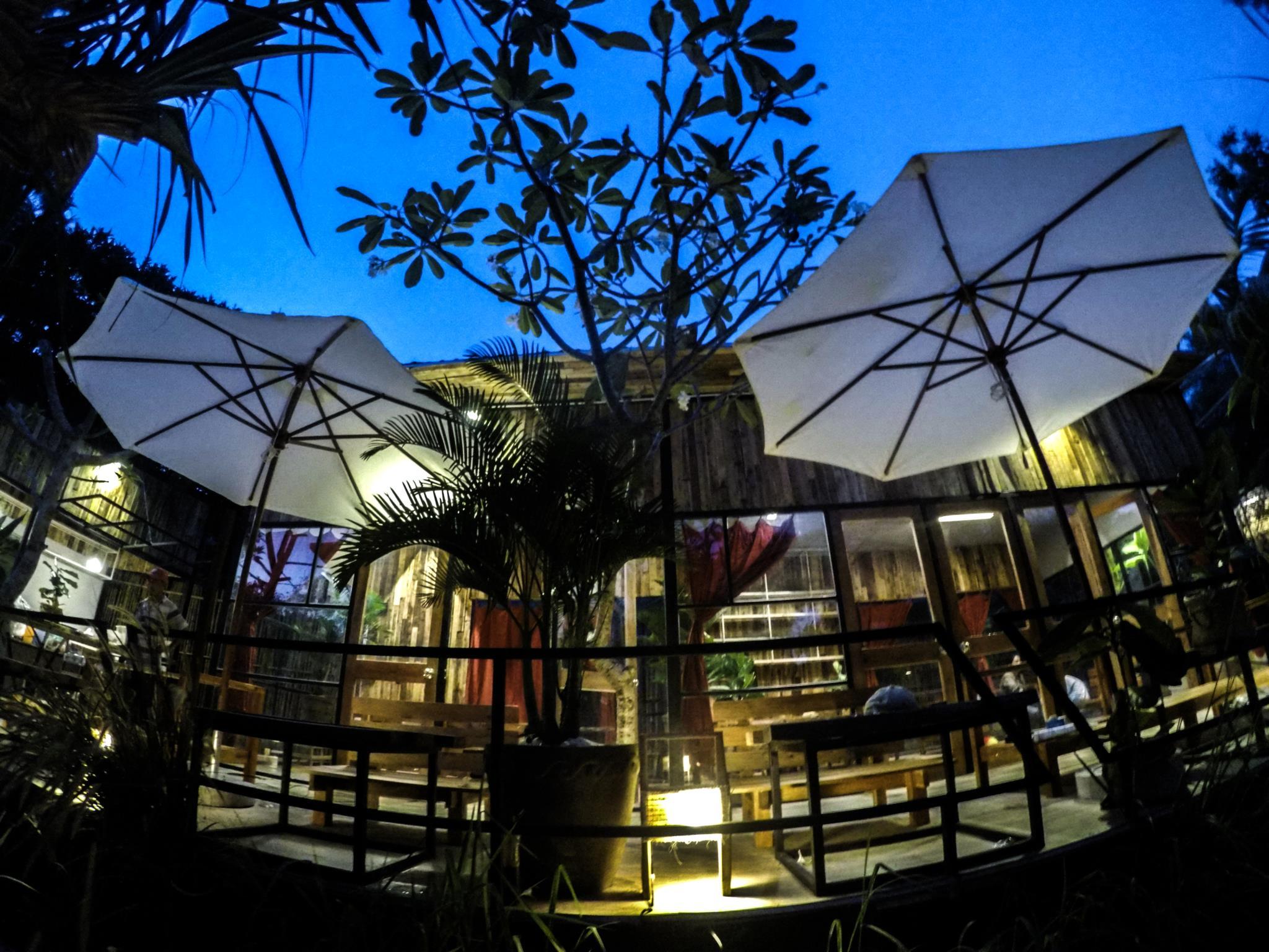 Đồ ăn và thức uống