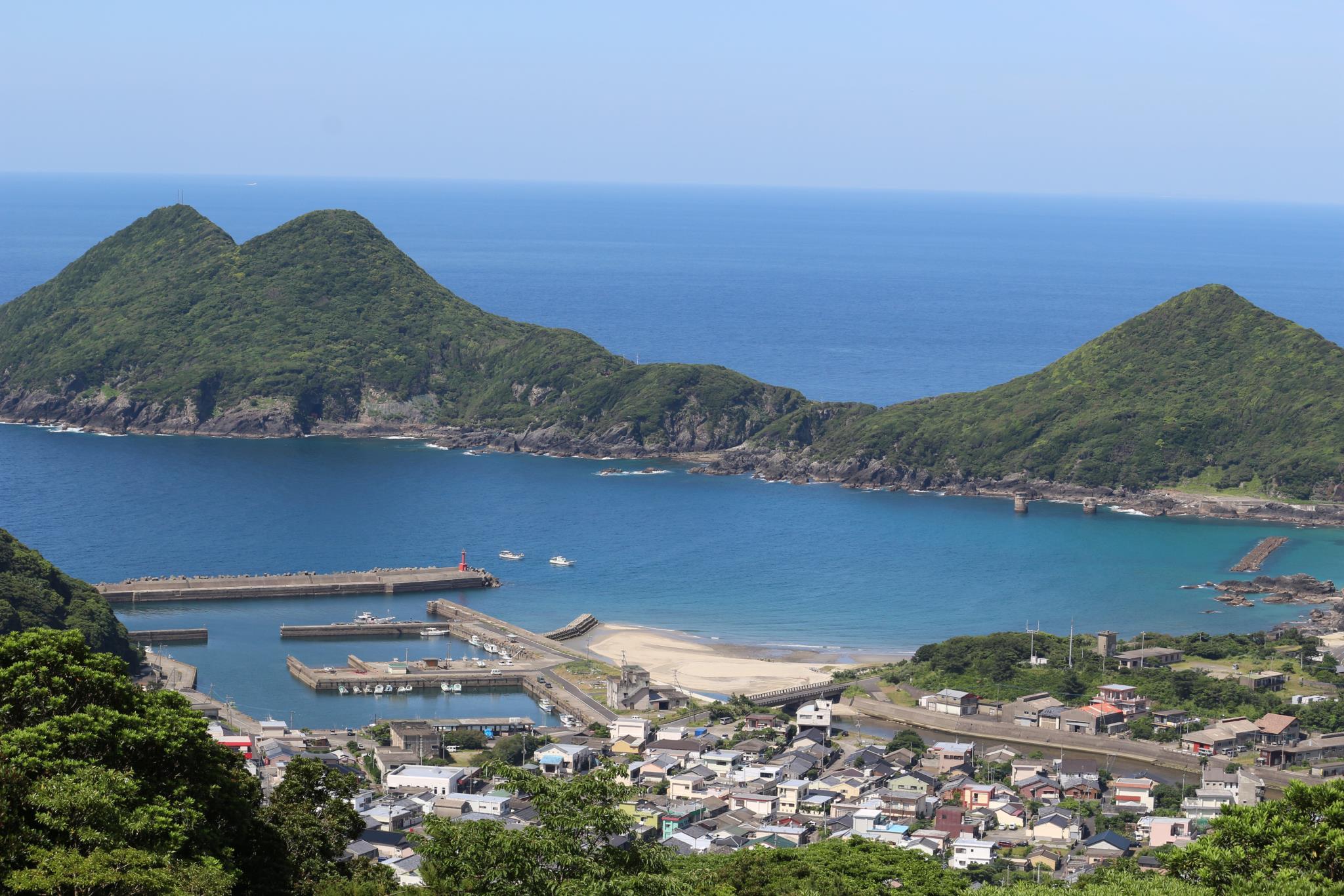 Nơi tham quan gần đây