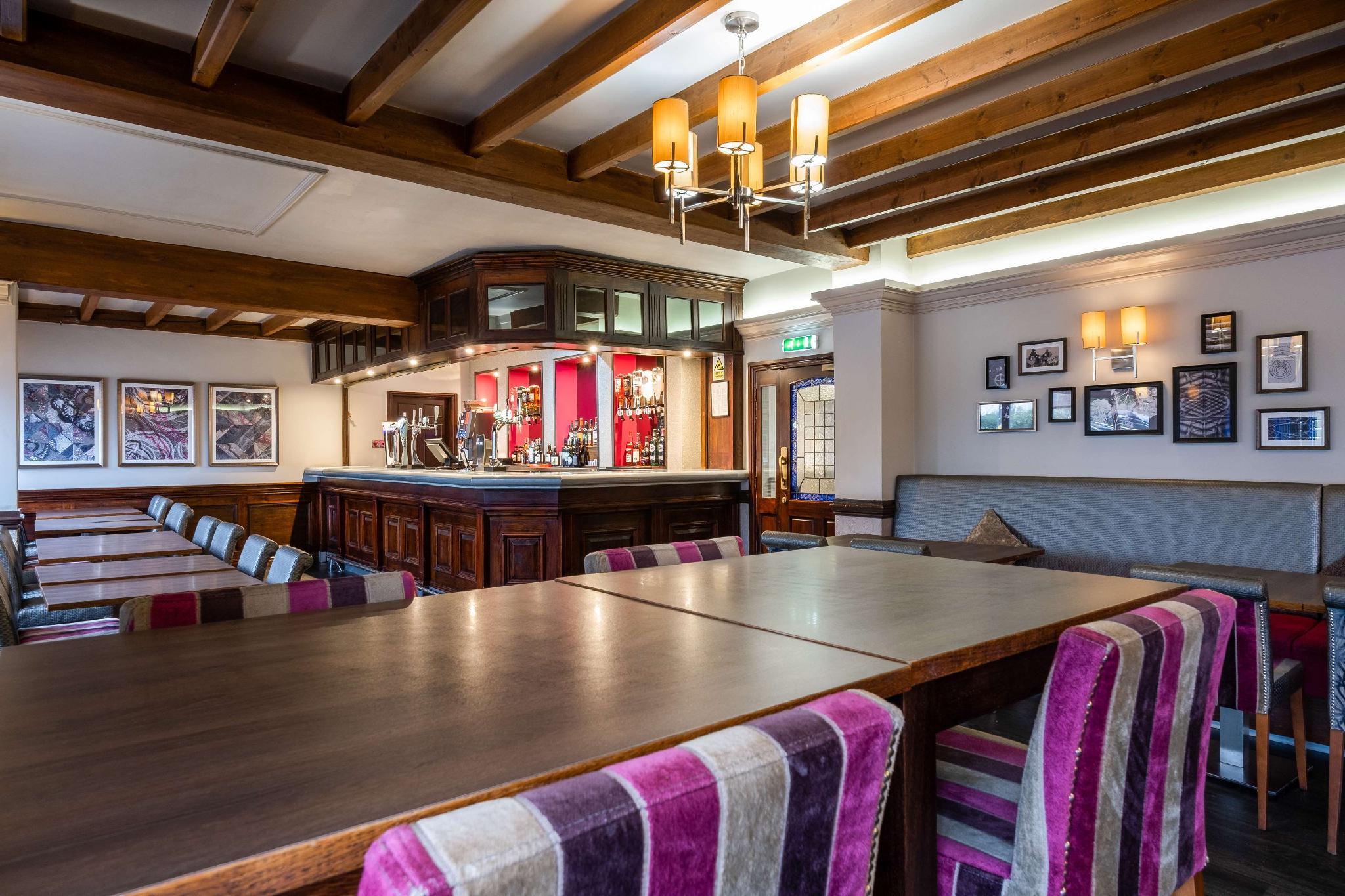 Quán bar