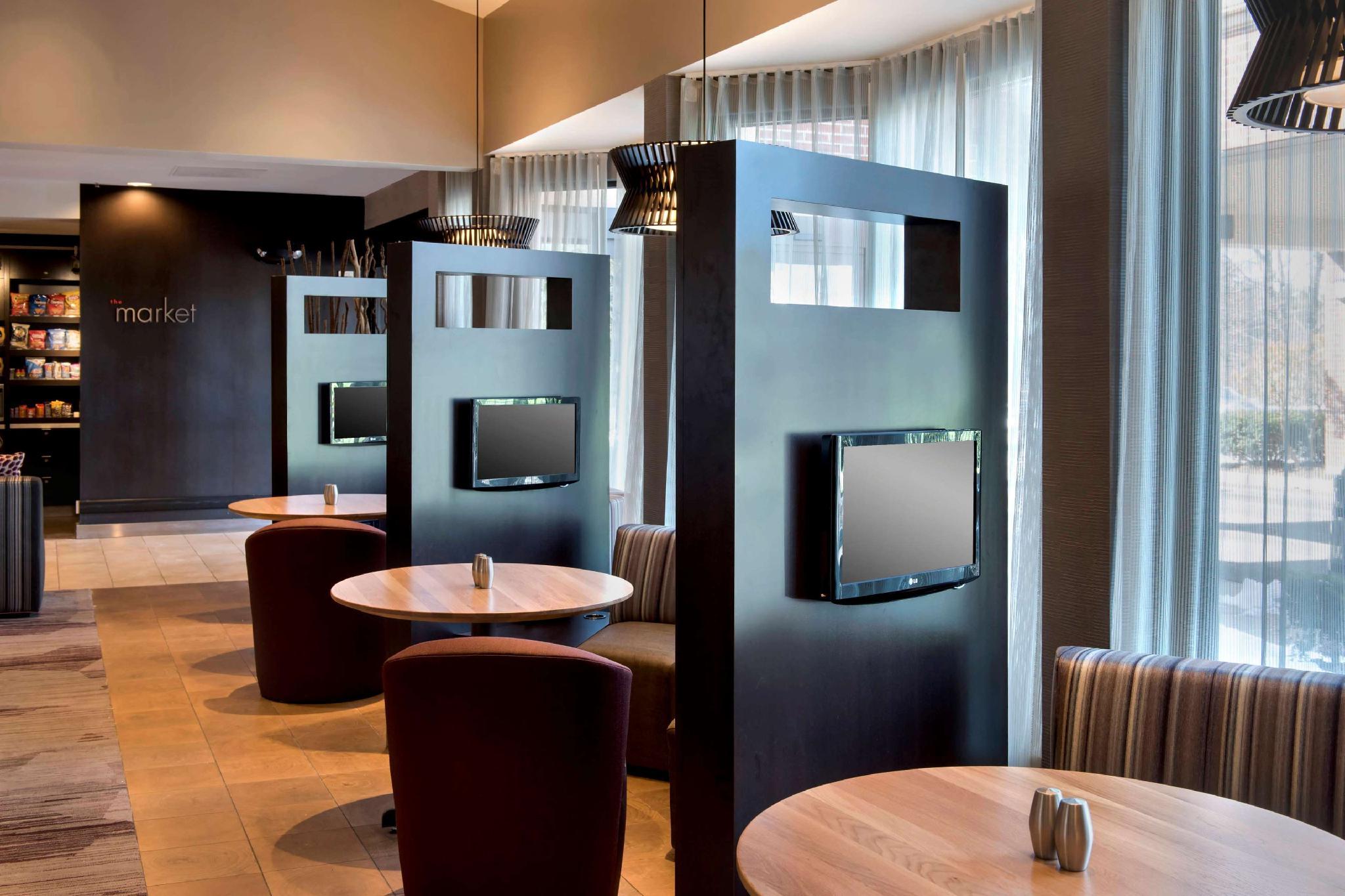 Trung tâm hội nghị