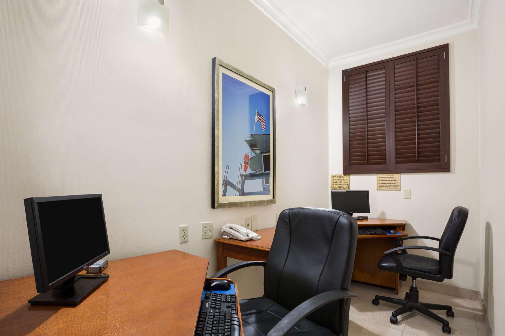 Trung tâm hội nghị