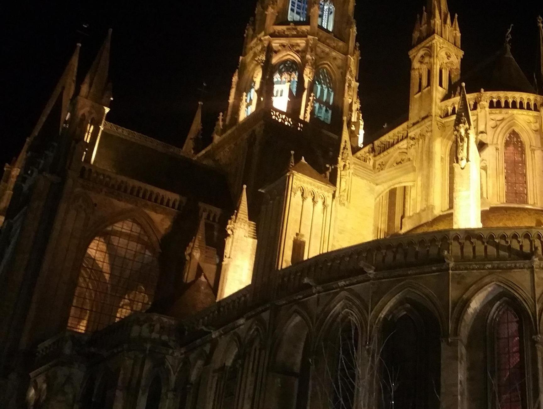 Ngoại cảnh khách sạn