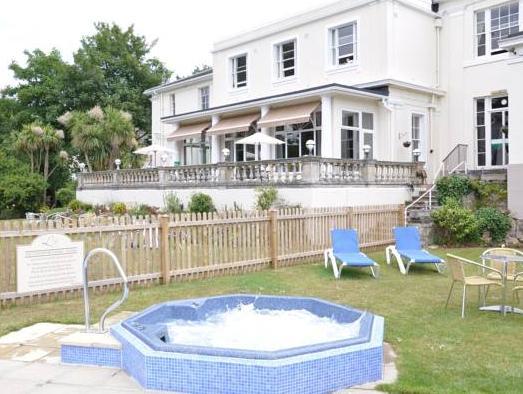 Bồn tắm nước nóng