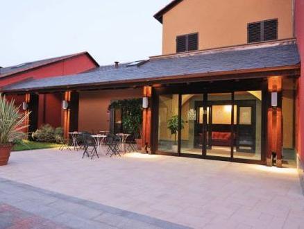 Ngoại cảnh khách sạn