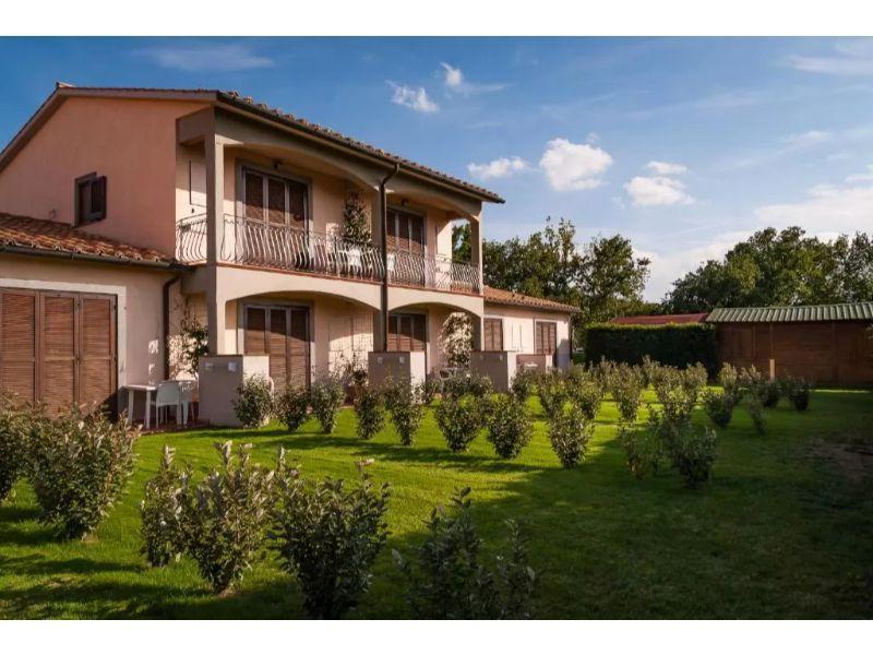 Ngoại cảnh khách sạn