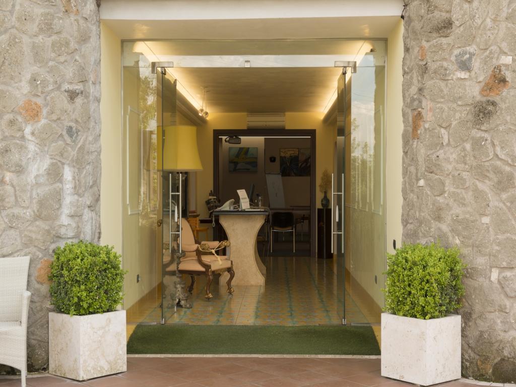 Ngoại cảnh khách sạn