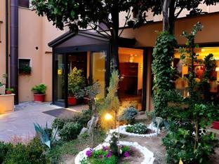 Ngoại cảnh khách sạn