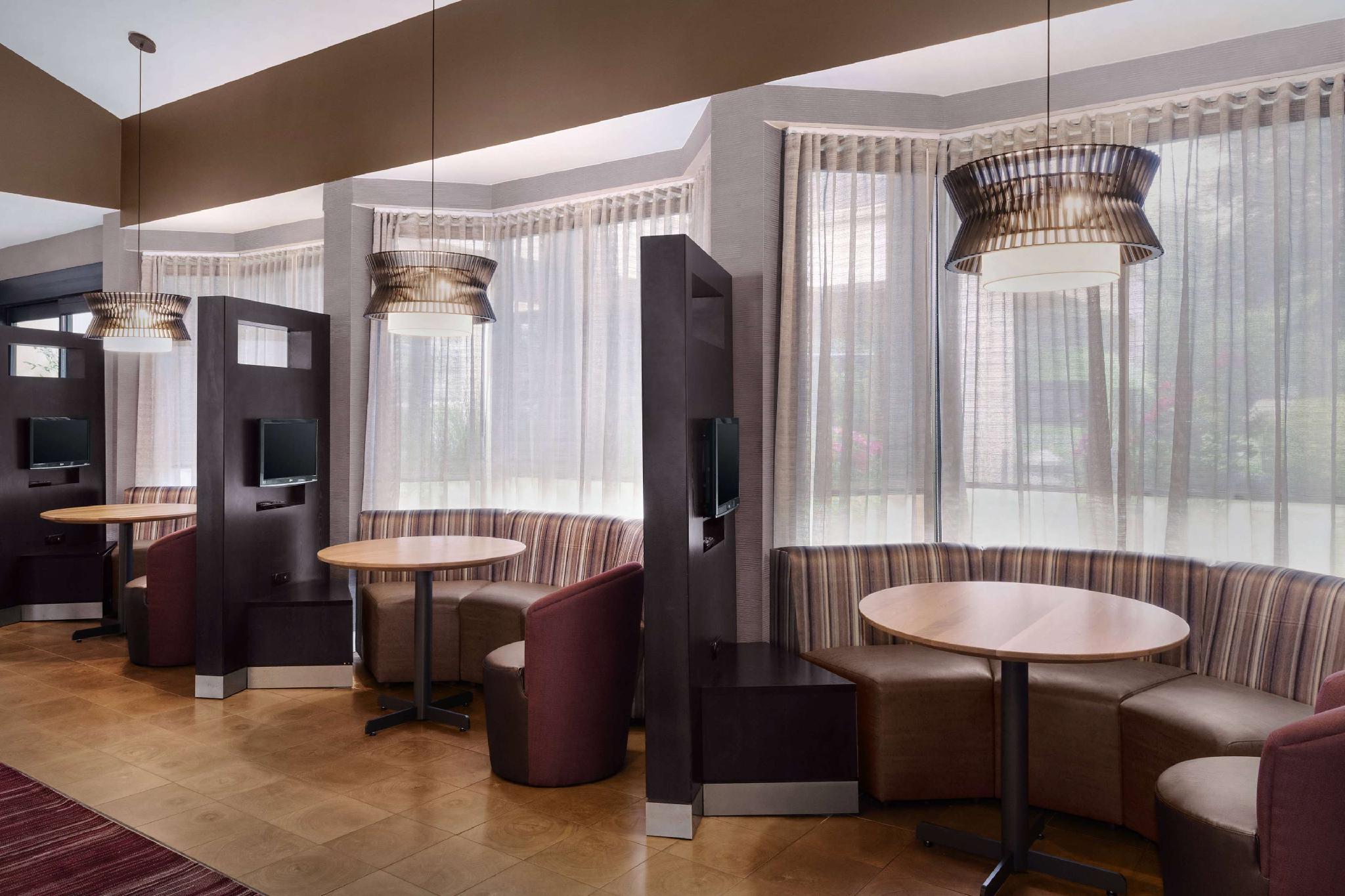 Trung tâm hội nghị