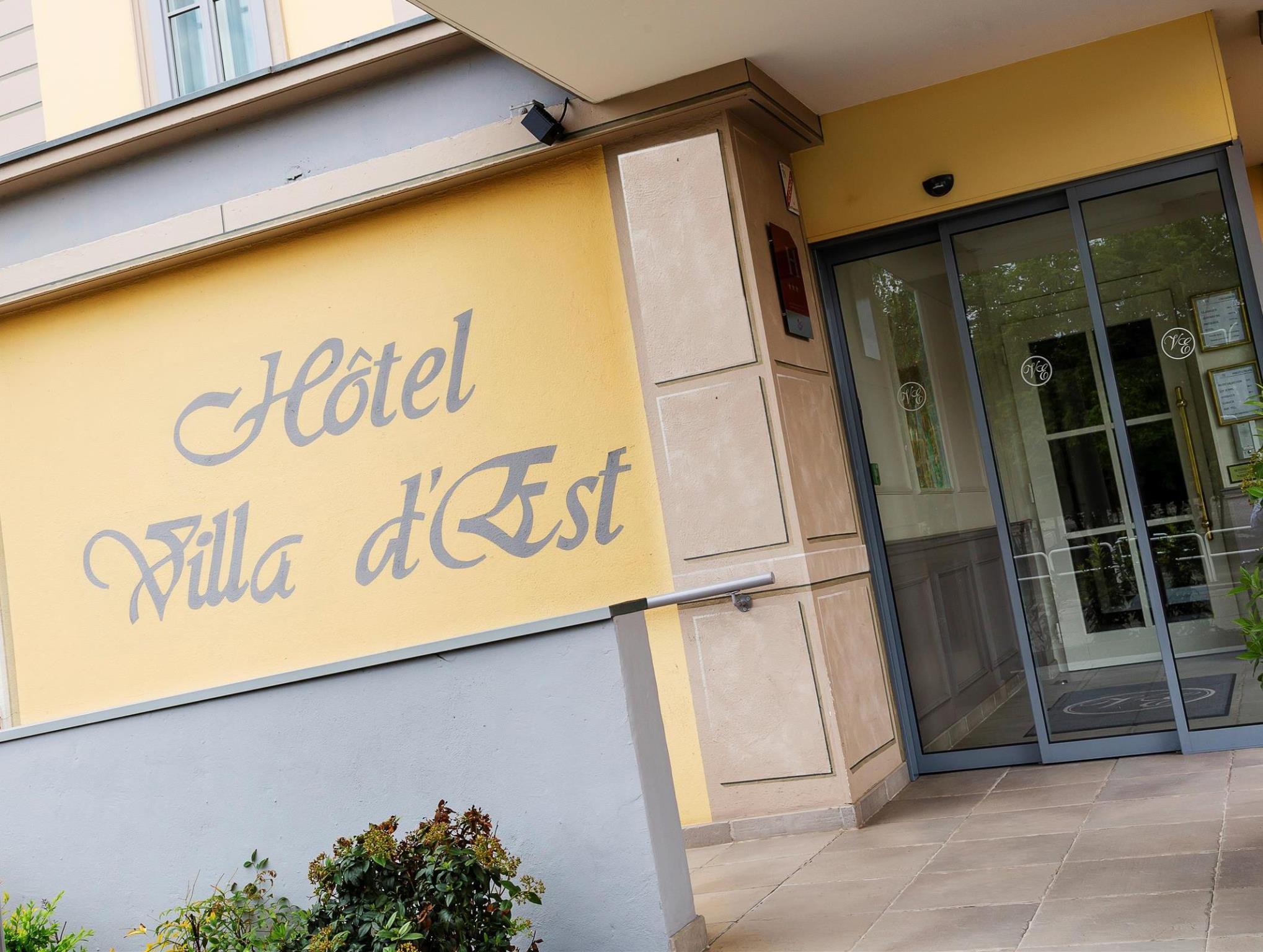 Ngoại cảnh khách sạn