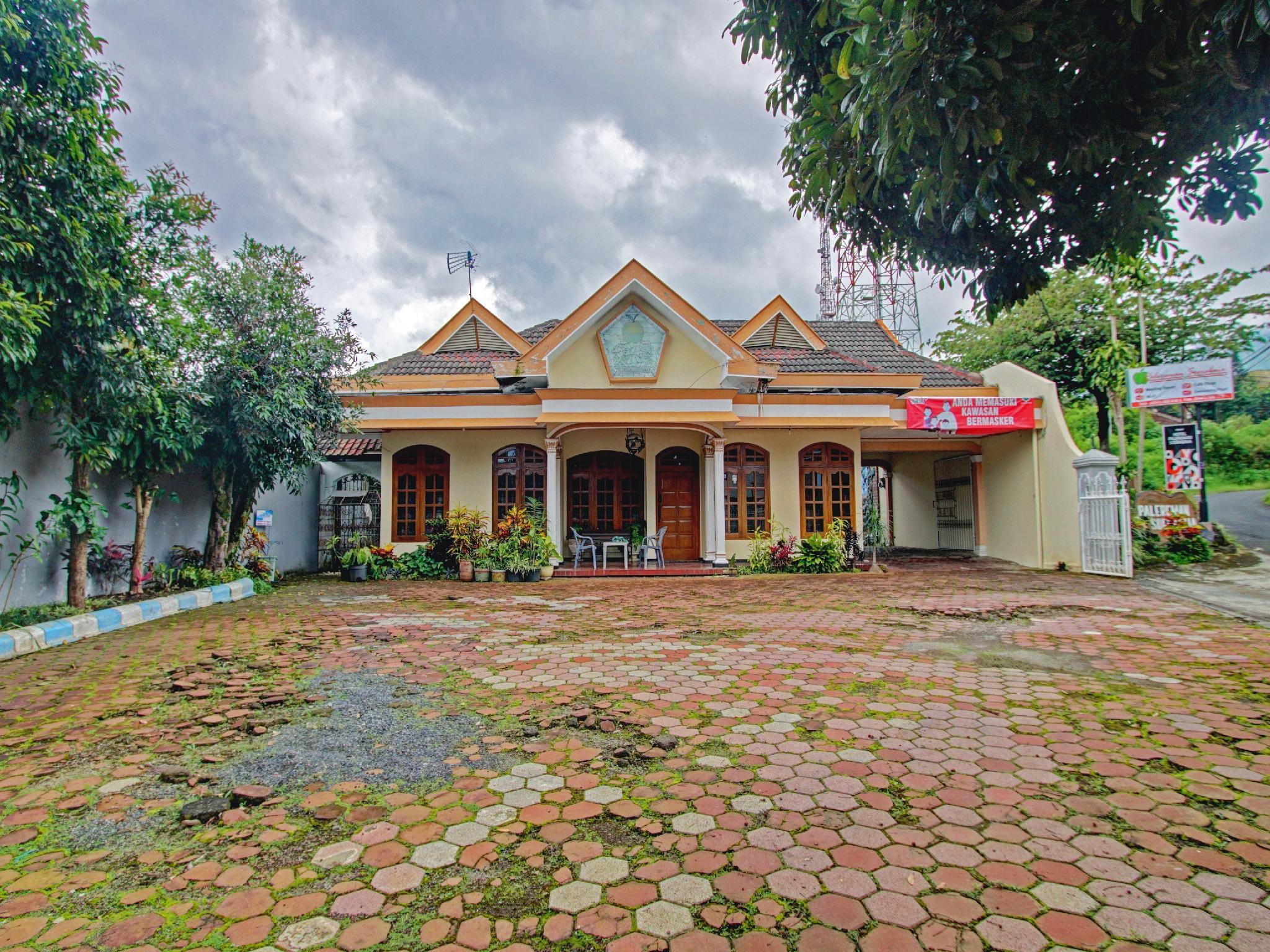 Ngoại cảnh khách sạn