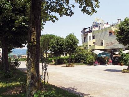 Ngoại cảnh khách sạn