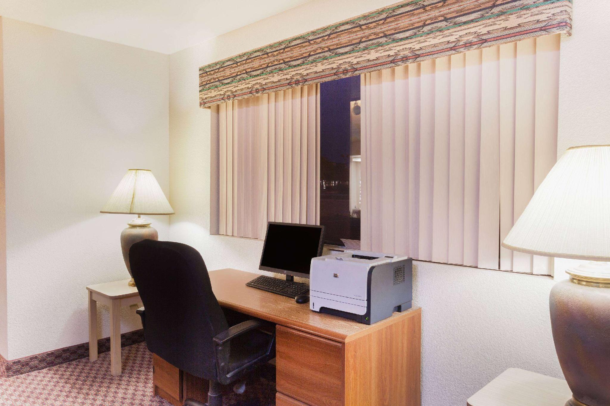 Trung tâm hội nghị