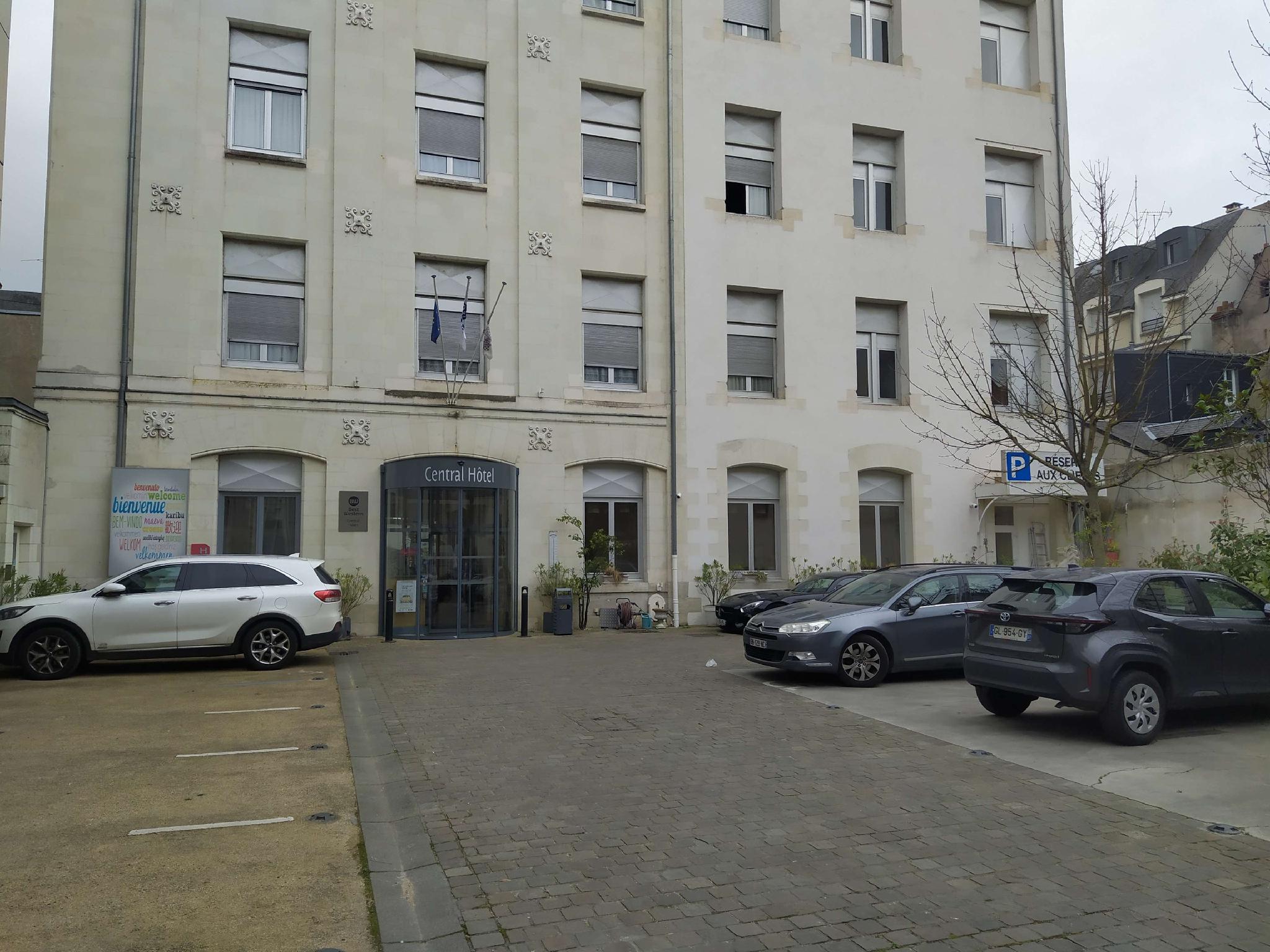 Ngoại cảnh khách sạn