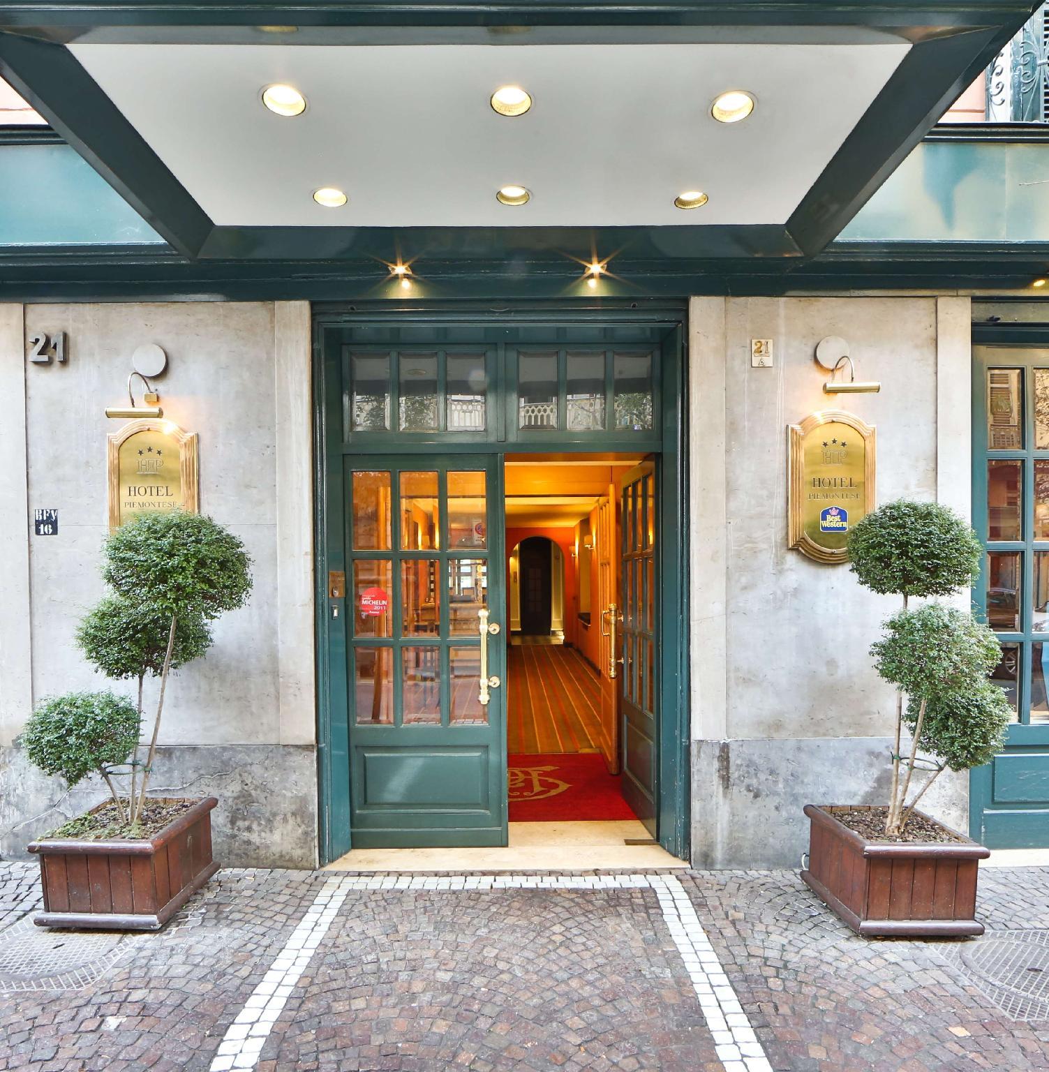 Ngoại cảnh khách sạn