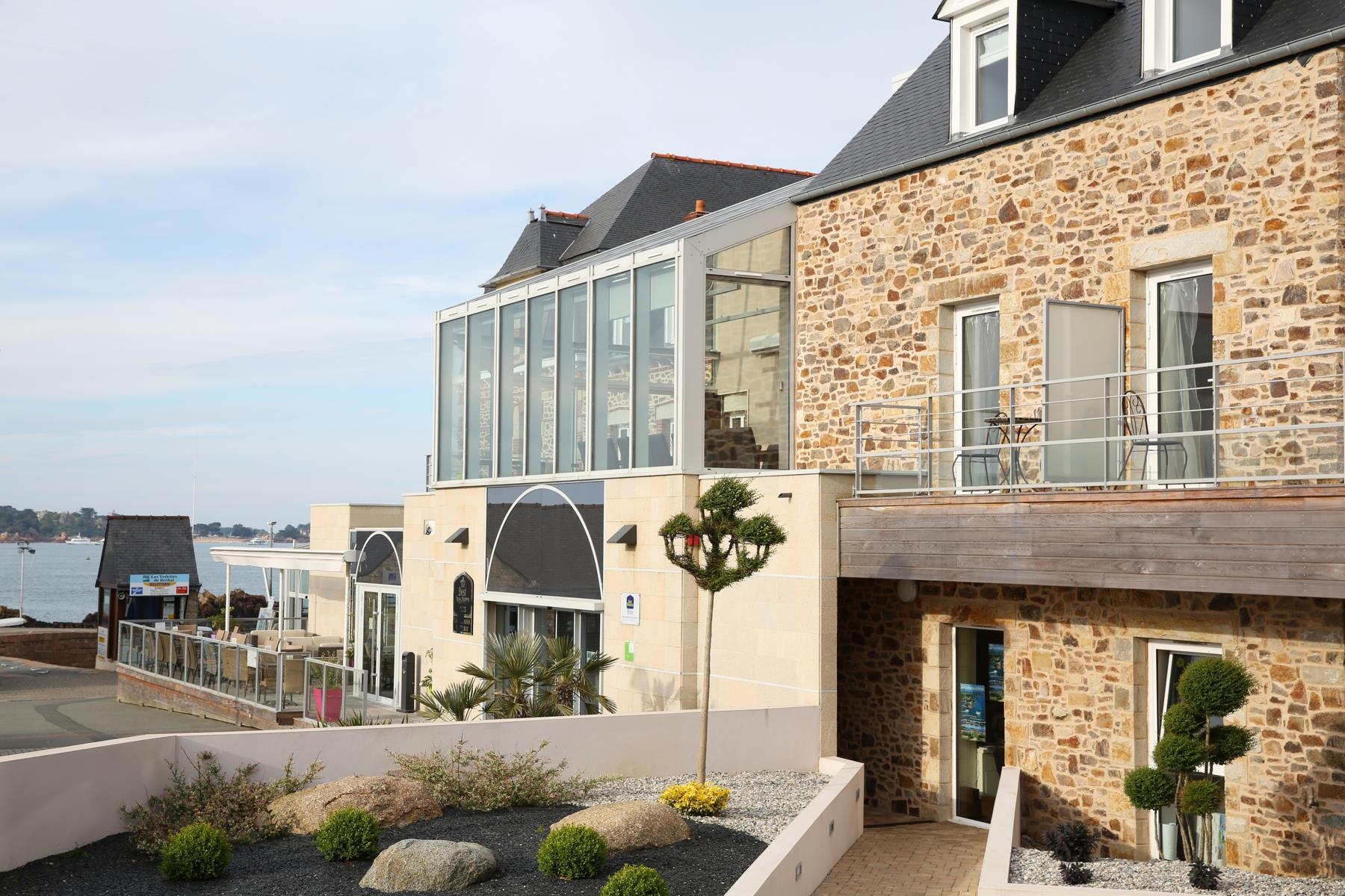 Ngoại cảnh khách sạn