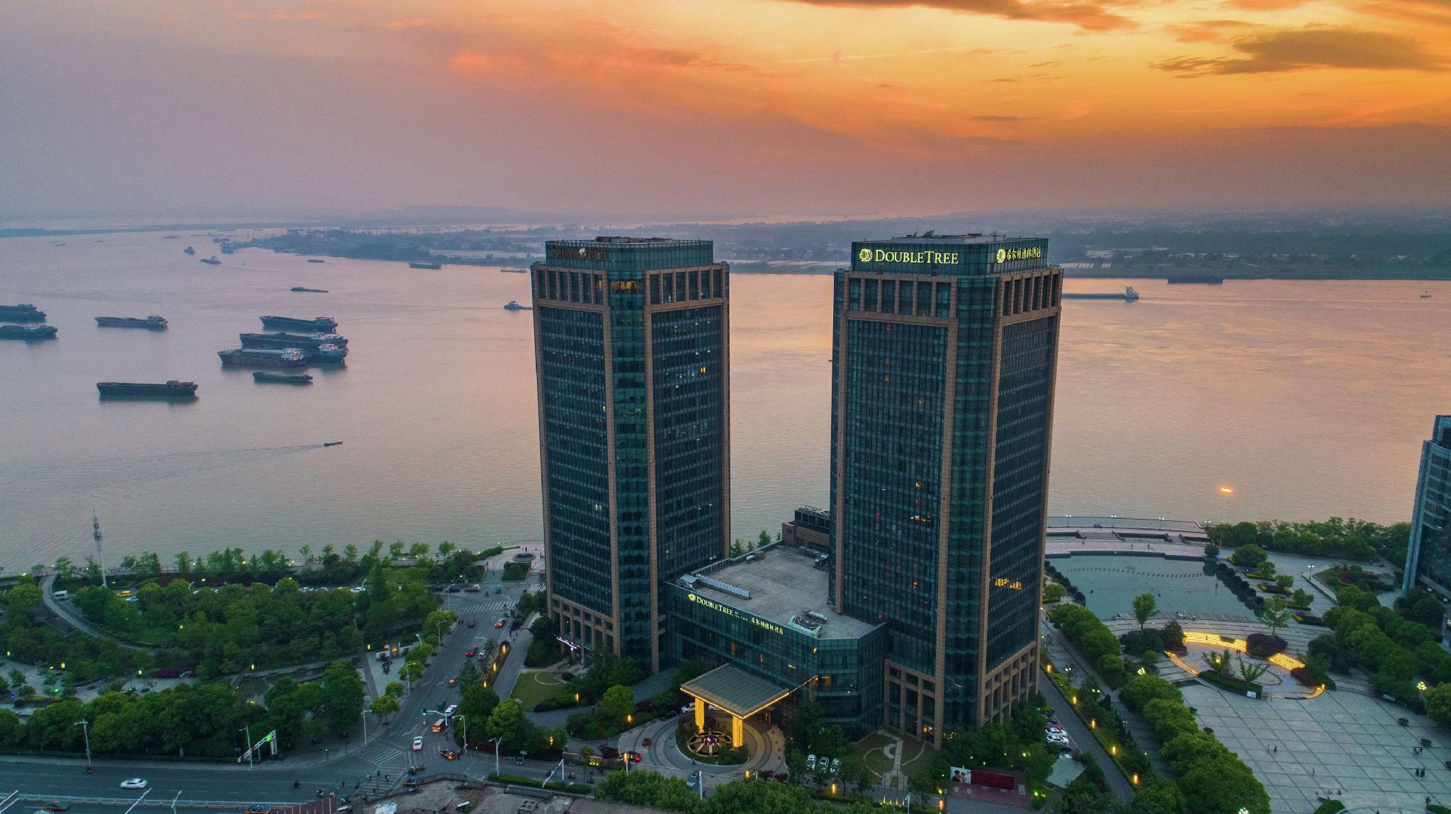 Ngoại cảnh khách sạn