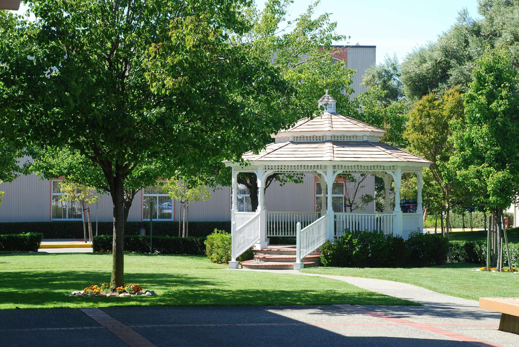 Ngoại cảnh khách sạn