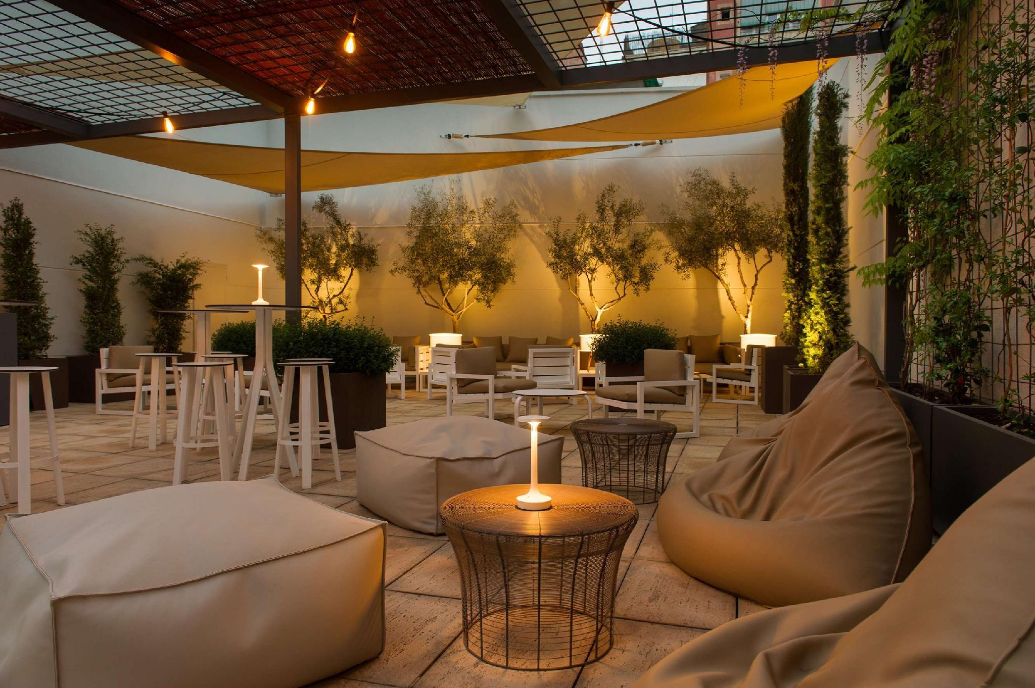 Ngoại cảnh khách sạn