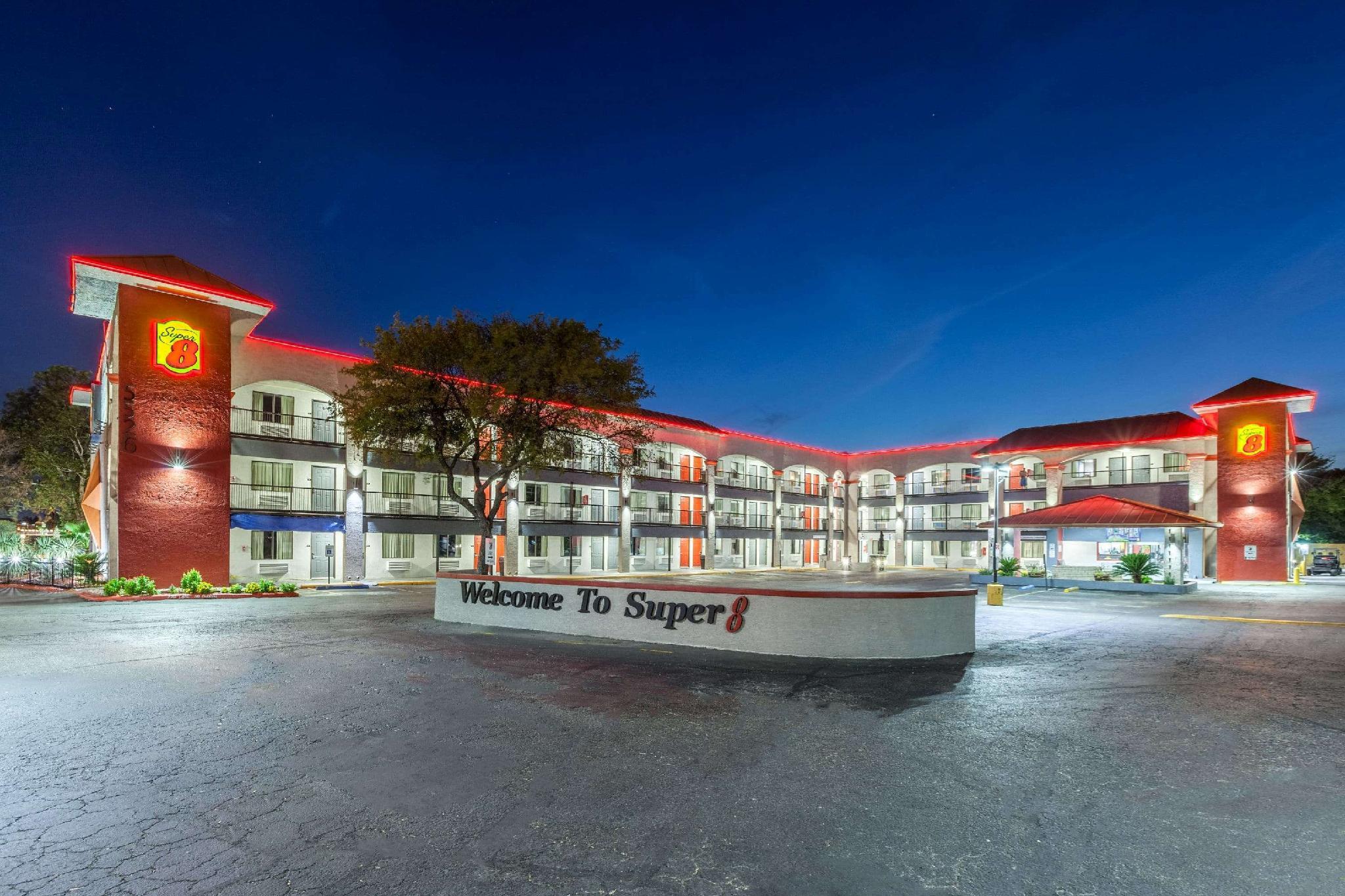 Ngoại cảnh khách sạn