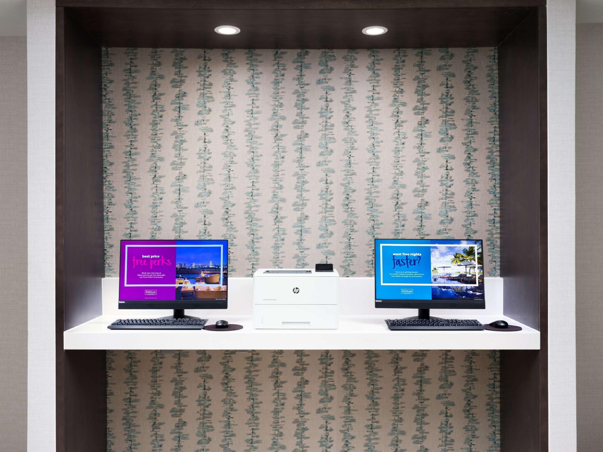 Trung tâm hội nghị