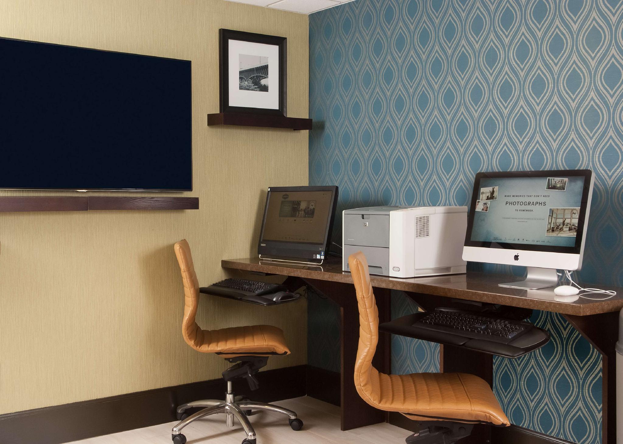 Trung tâm hội nghị