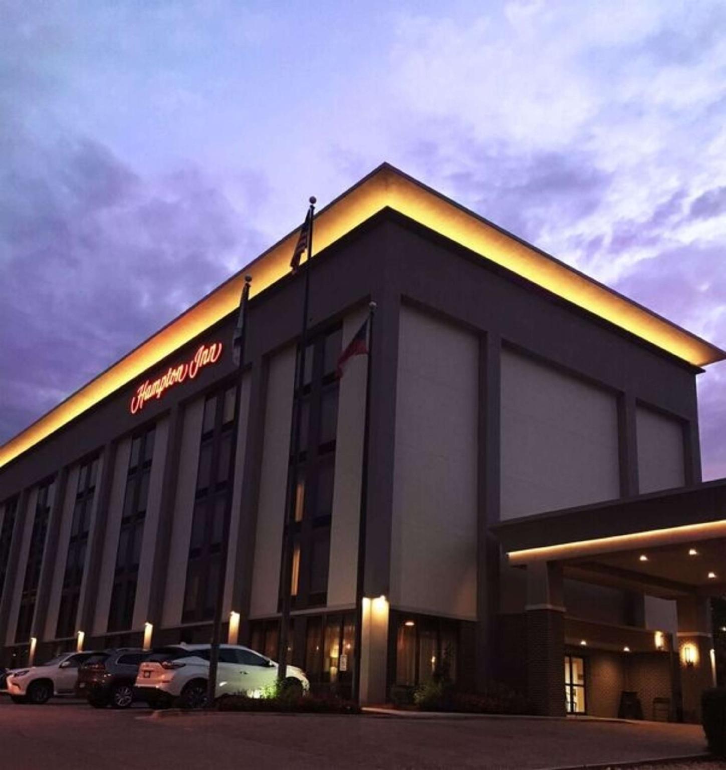 Ngoại cảnh khách sạn