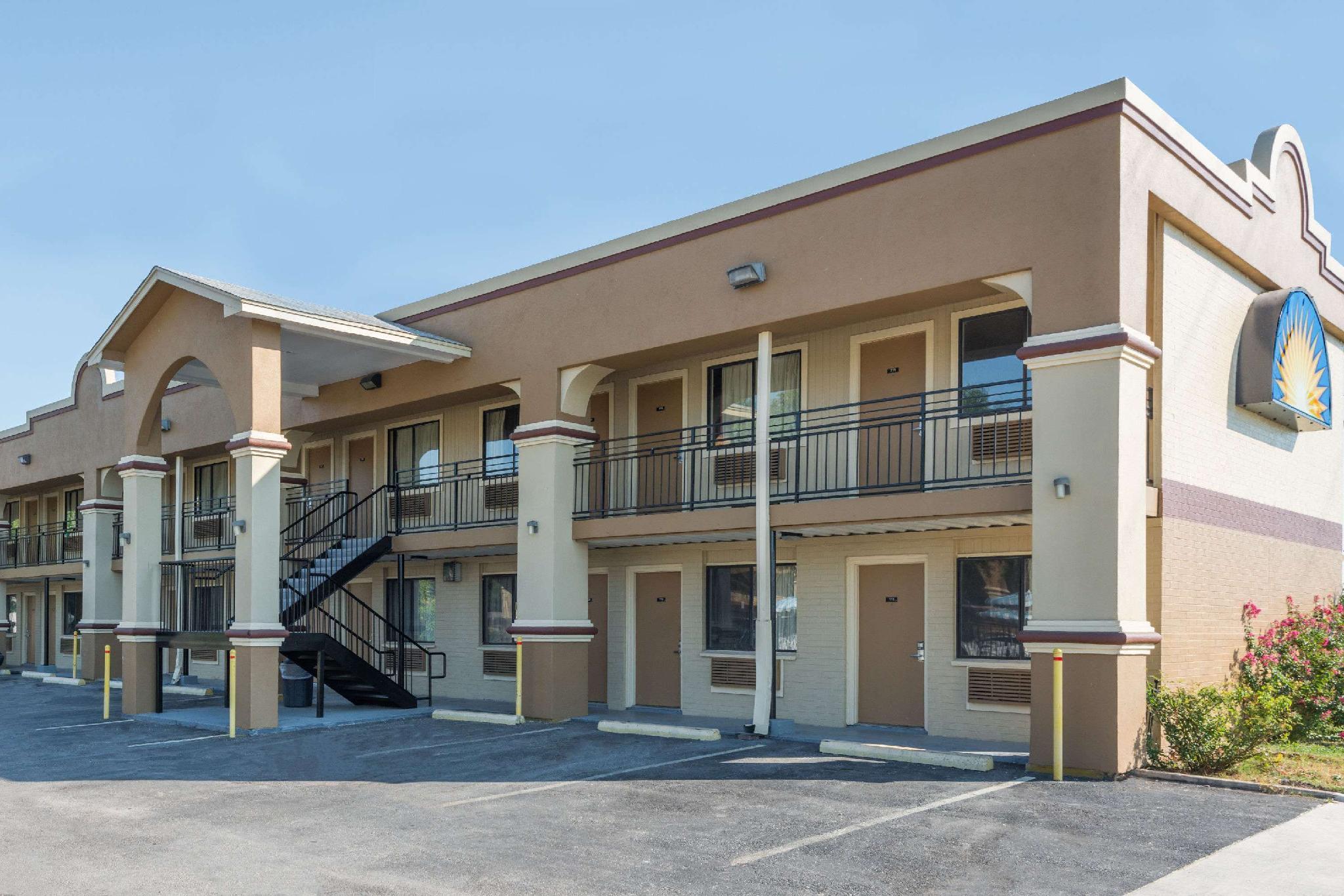 Ngoại cảnh khách sạn