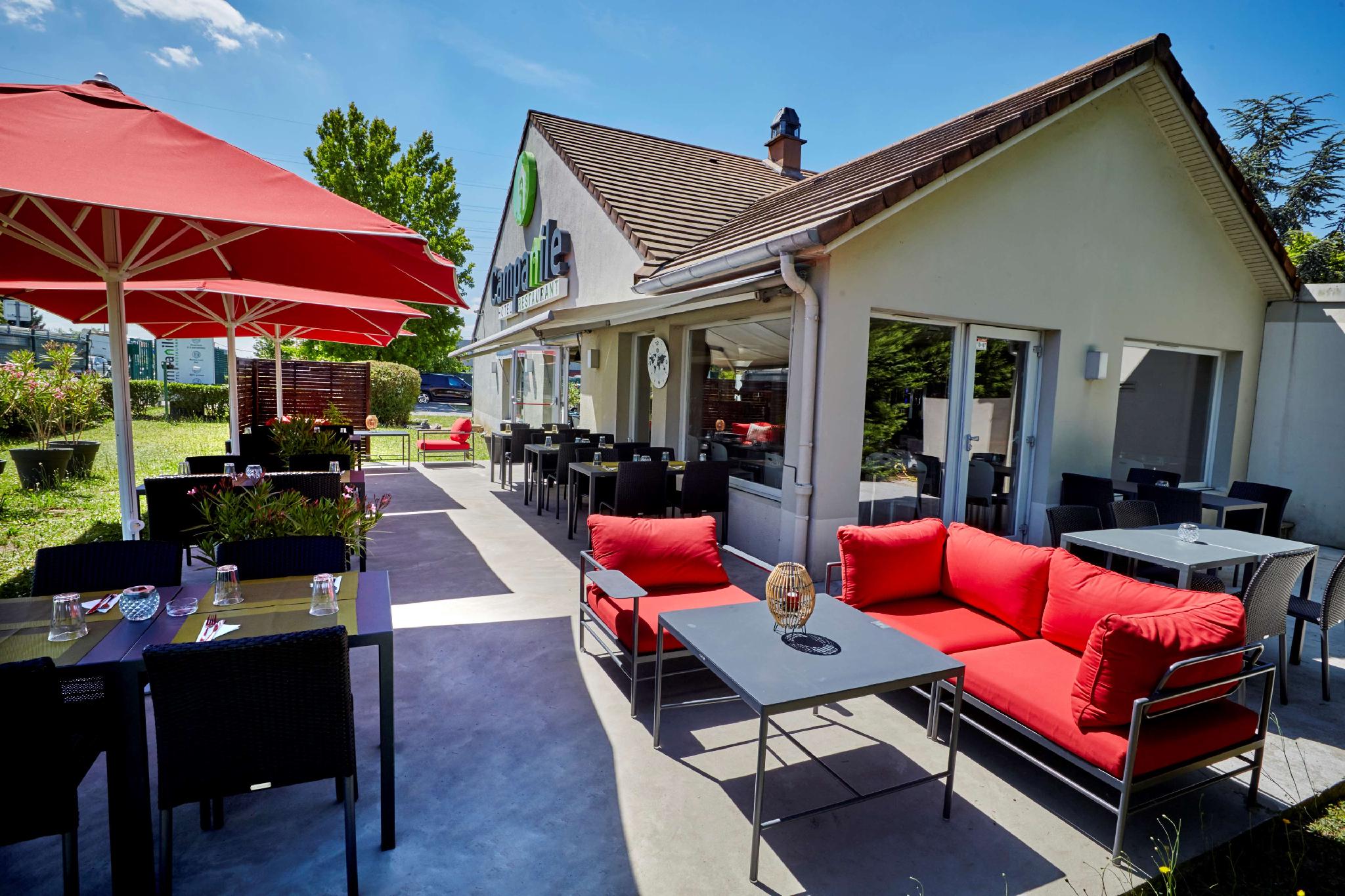 Ngoại cảnh khách sạn