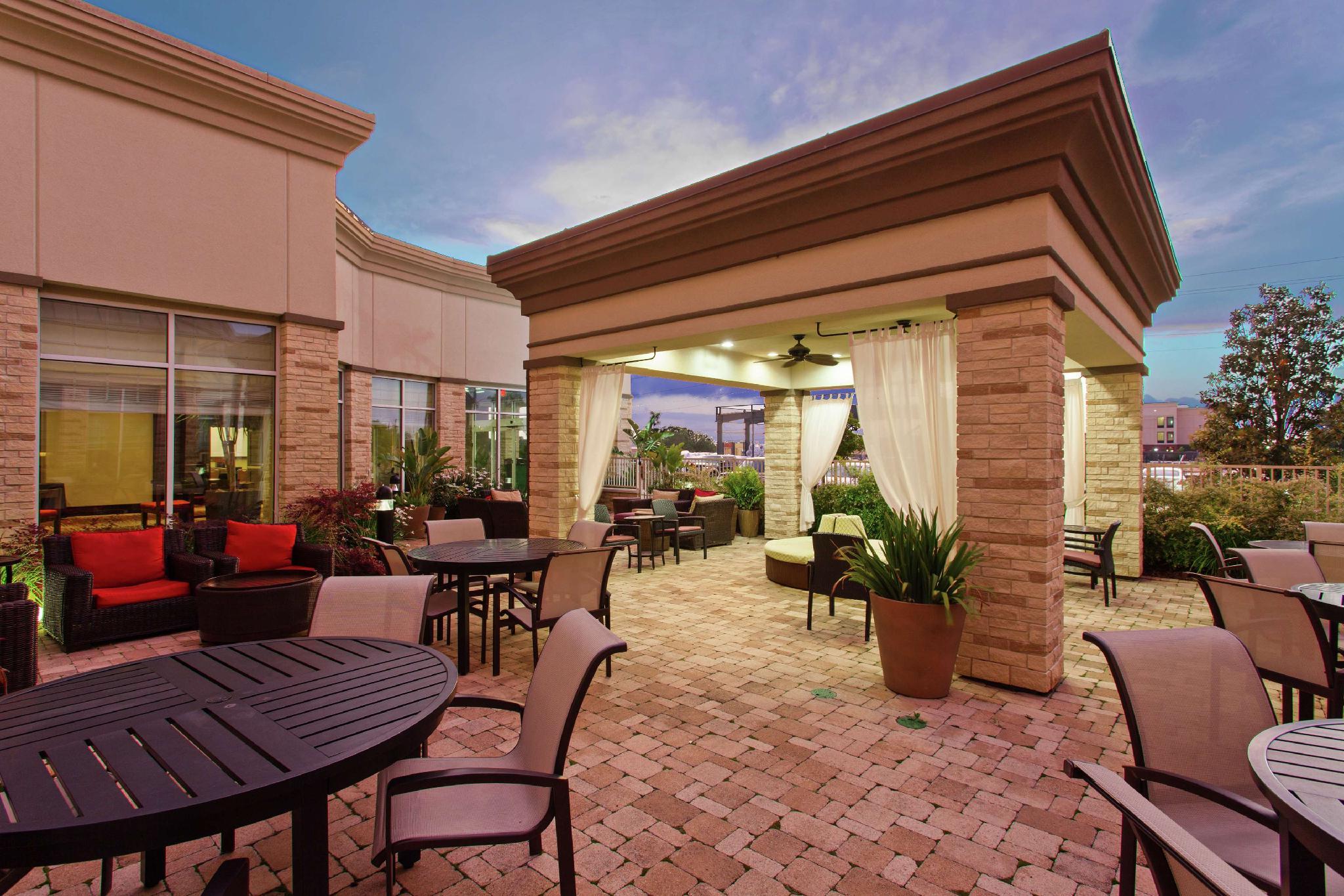 Ngoại cảnh khách sạn