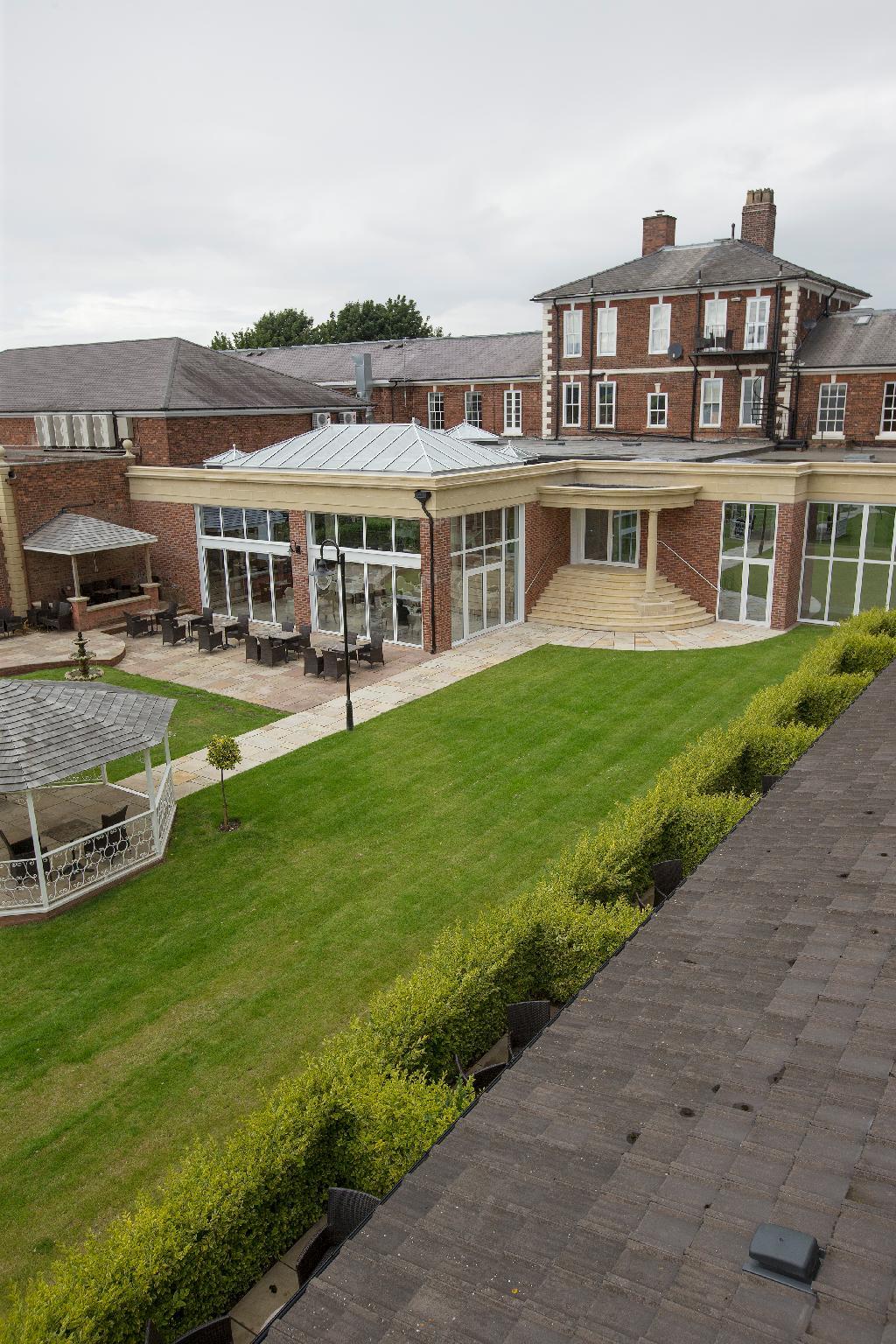 Ngoại cảnh khách sạn