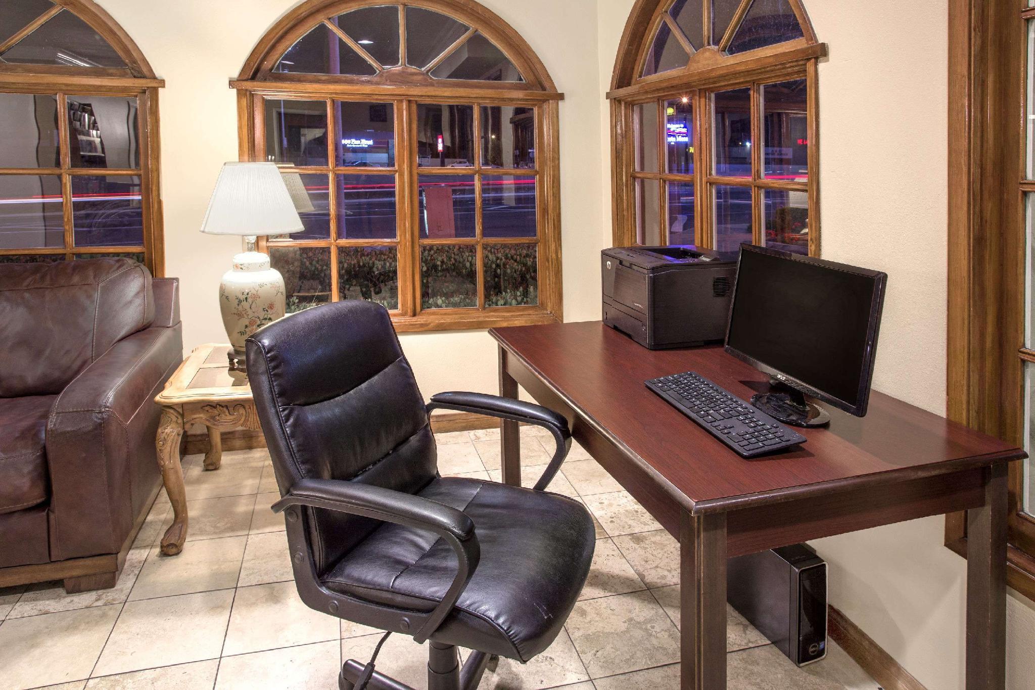 Trung tâm hội nghị