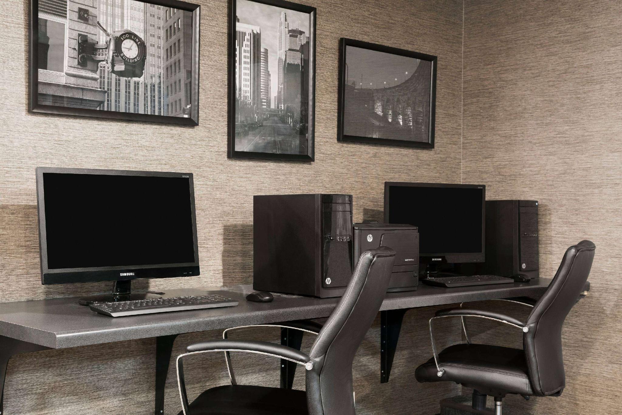 Trung tâm hội nghị