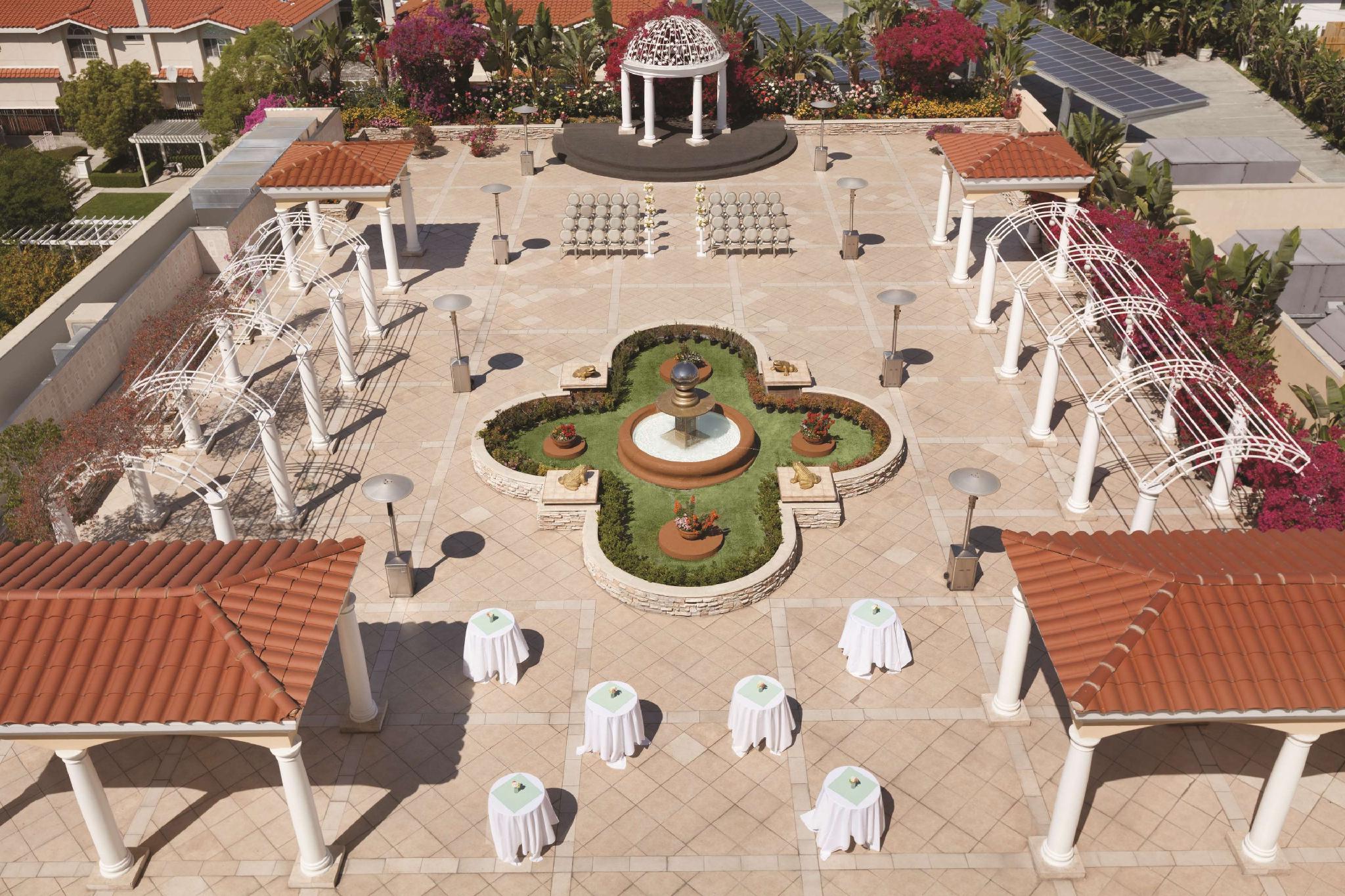 Ngoại cảnh khách sạn