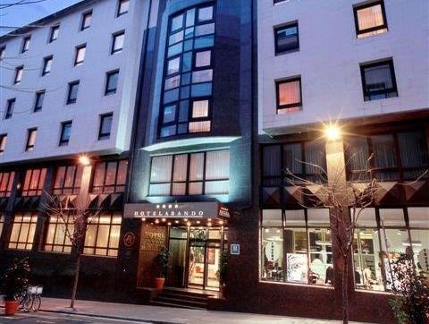 Ngoại cảnh khách sạn