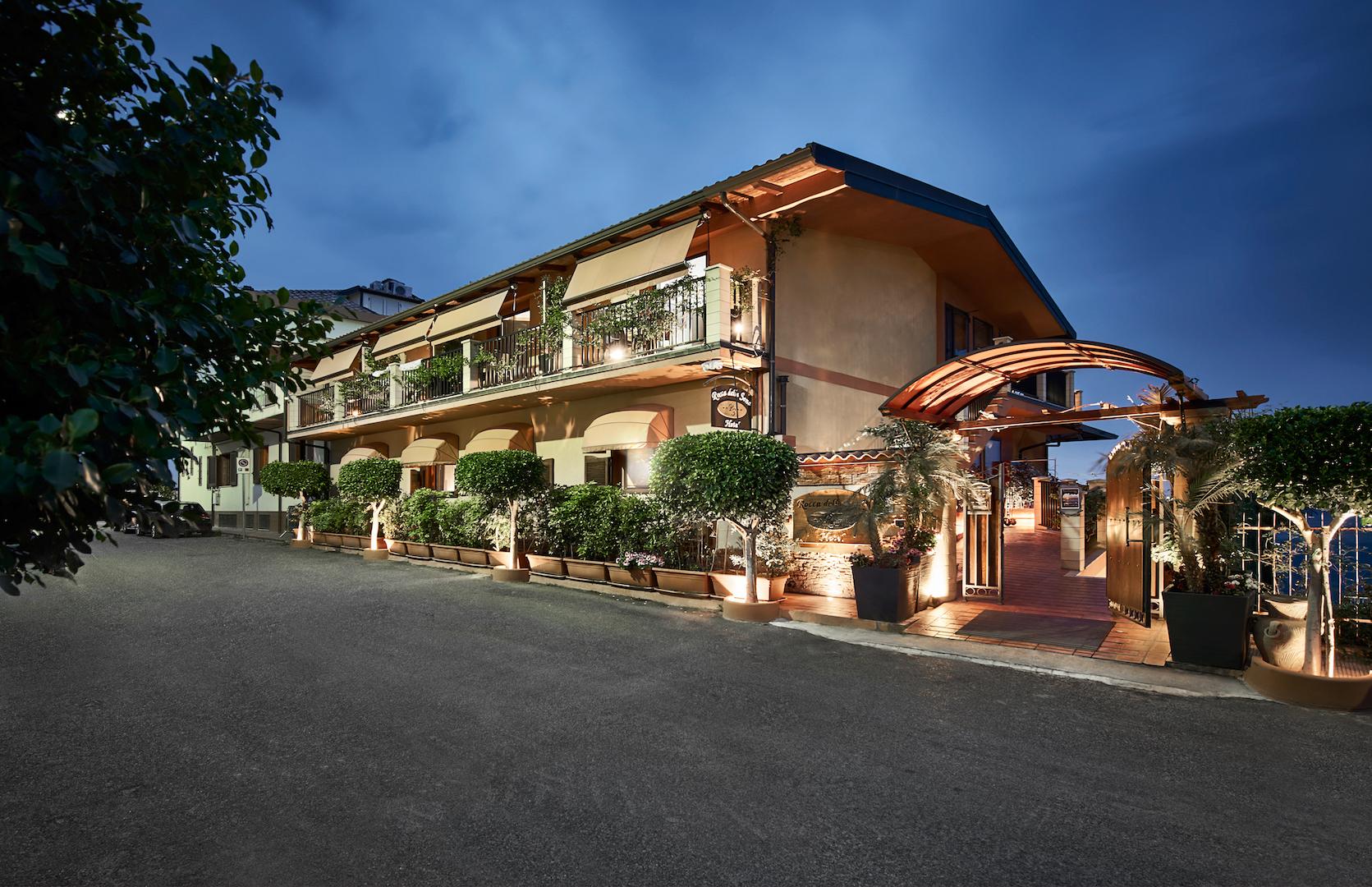 Ngoại cảnh khách sạn