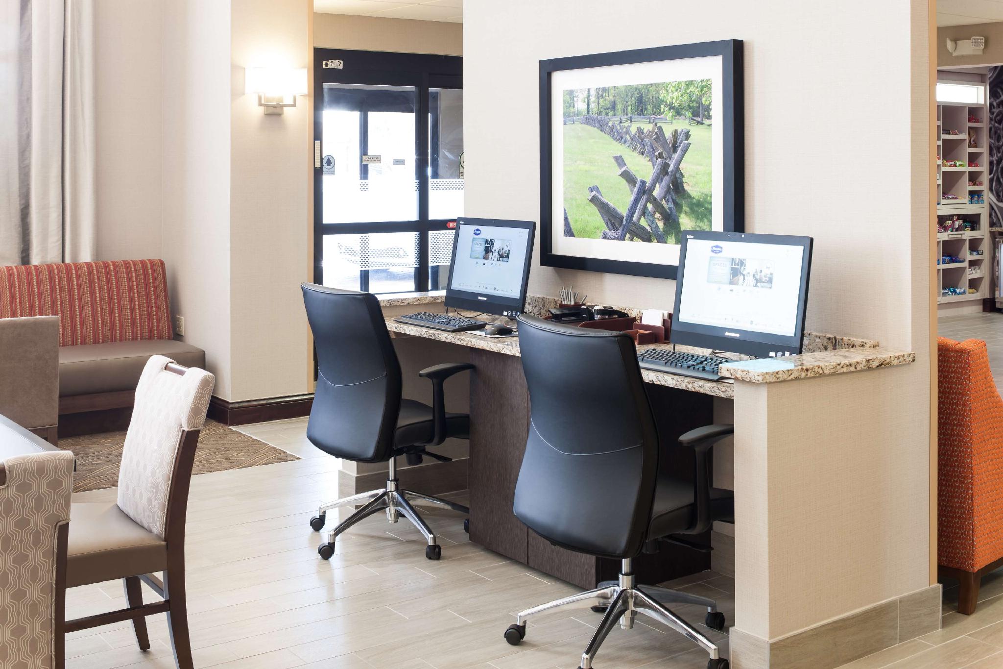 Trung tâm hội nghị