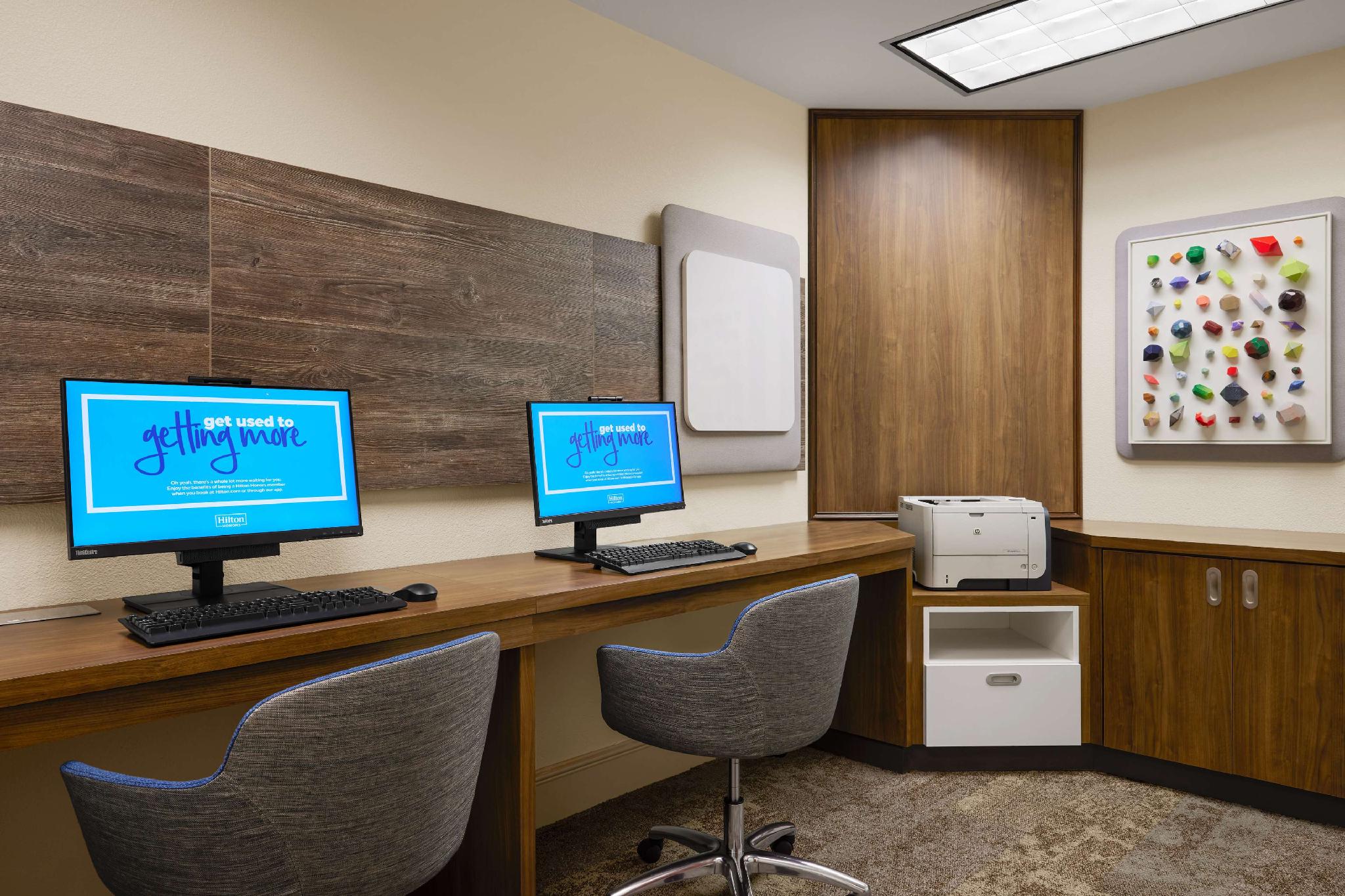 Trung tâm hội nghị