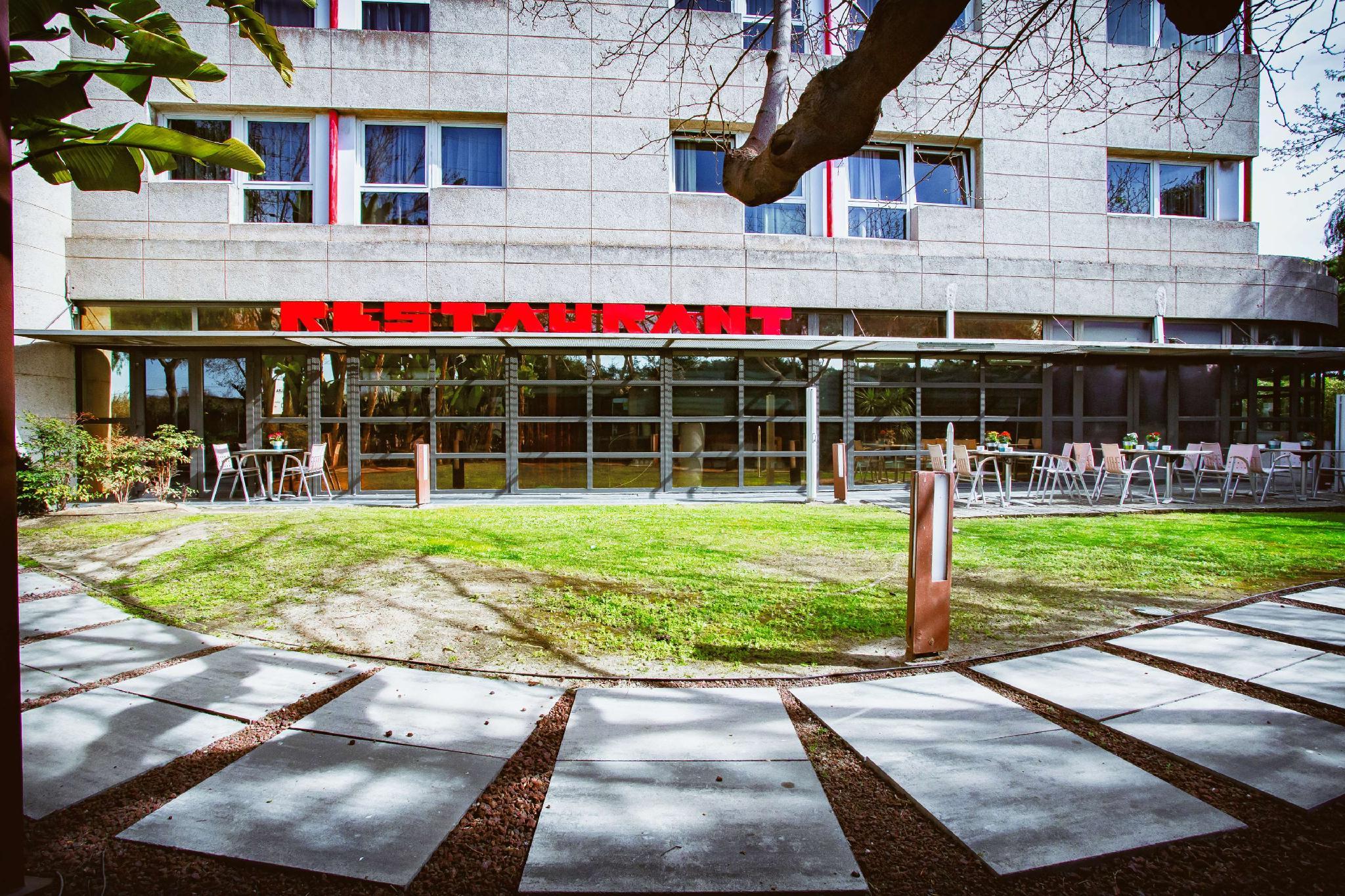 Ngoại cảnh khách sạn