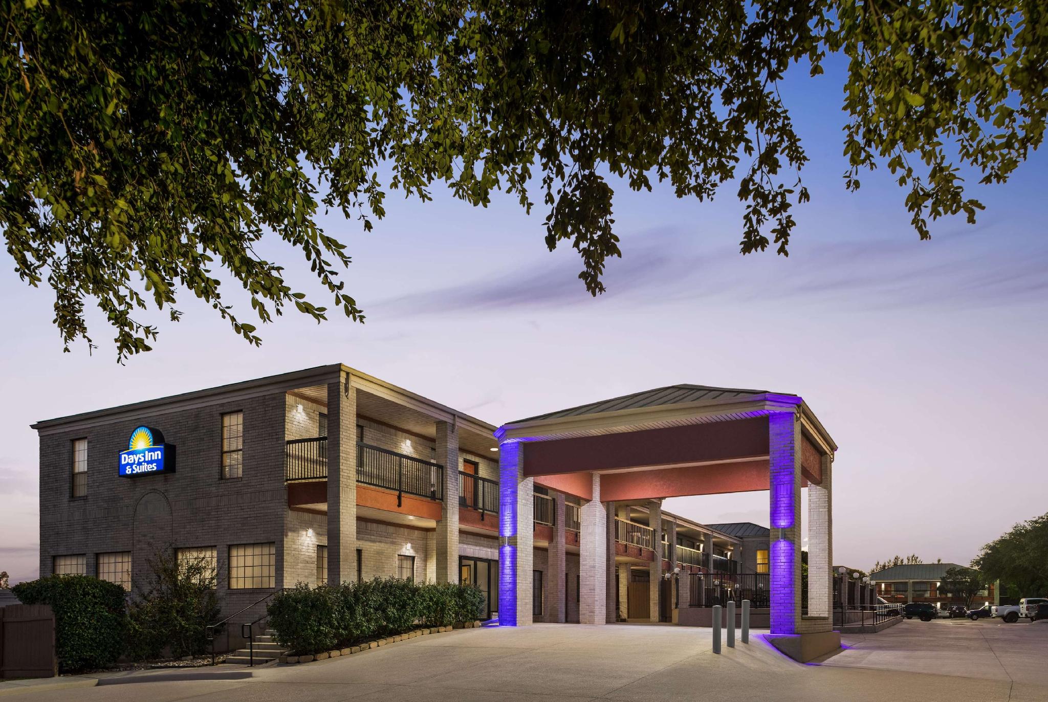 Ngoại cảnh khách sạn