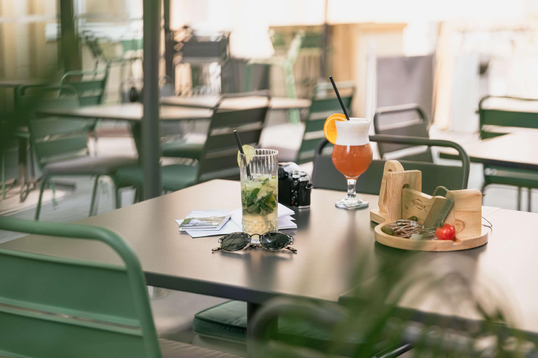 Ngoại cảnh khách sạn