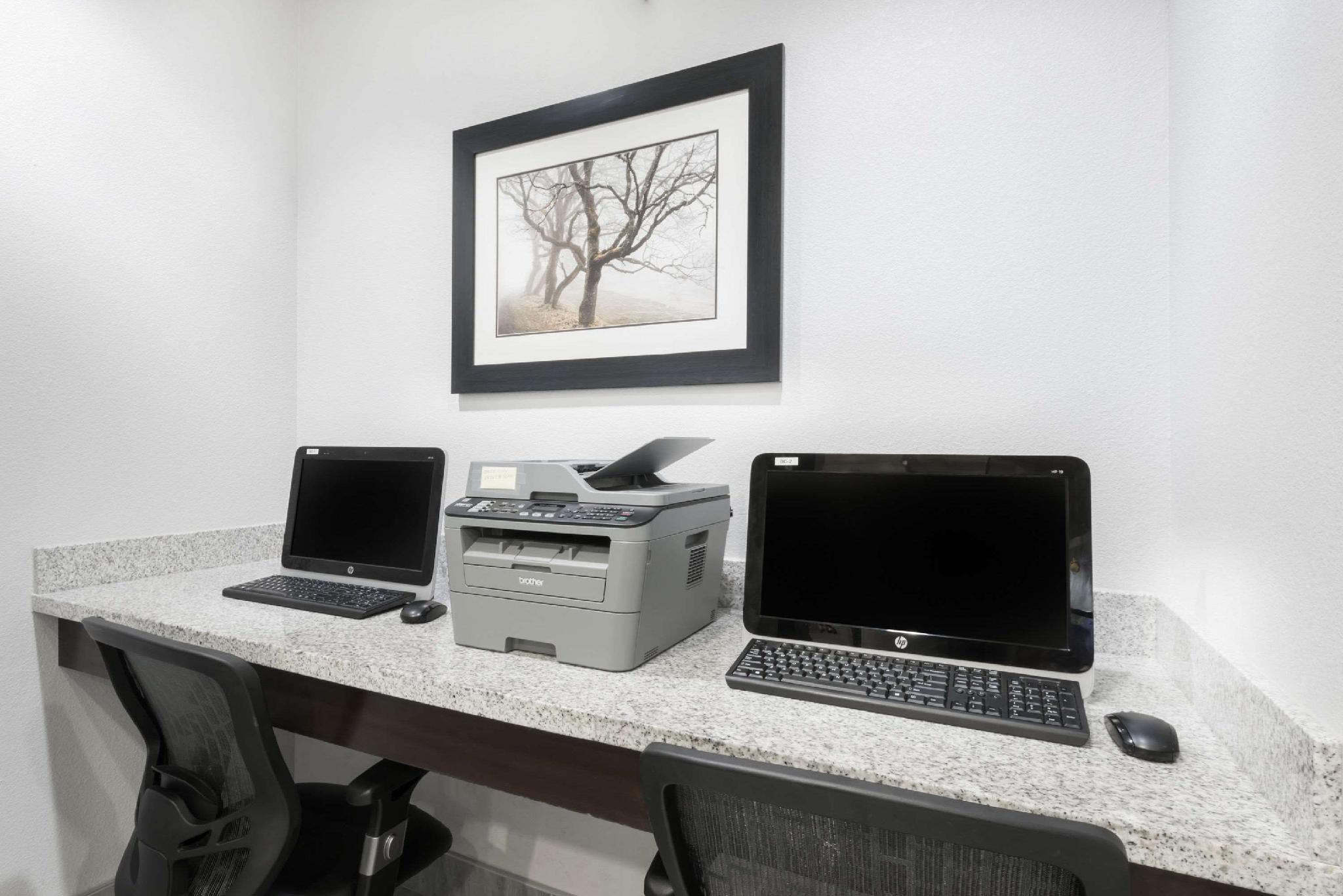 Trung tâm hội nghị