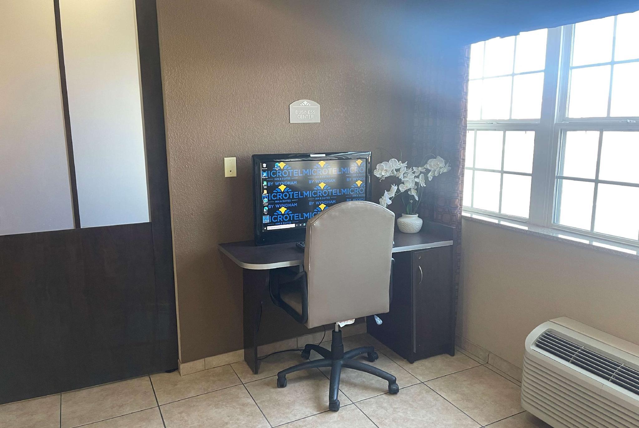 Trung tâm hội nghị