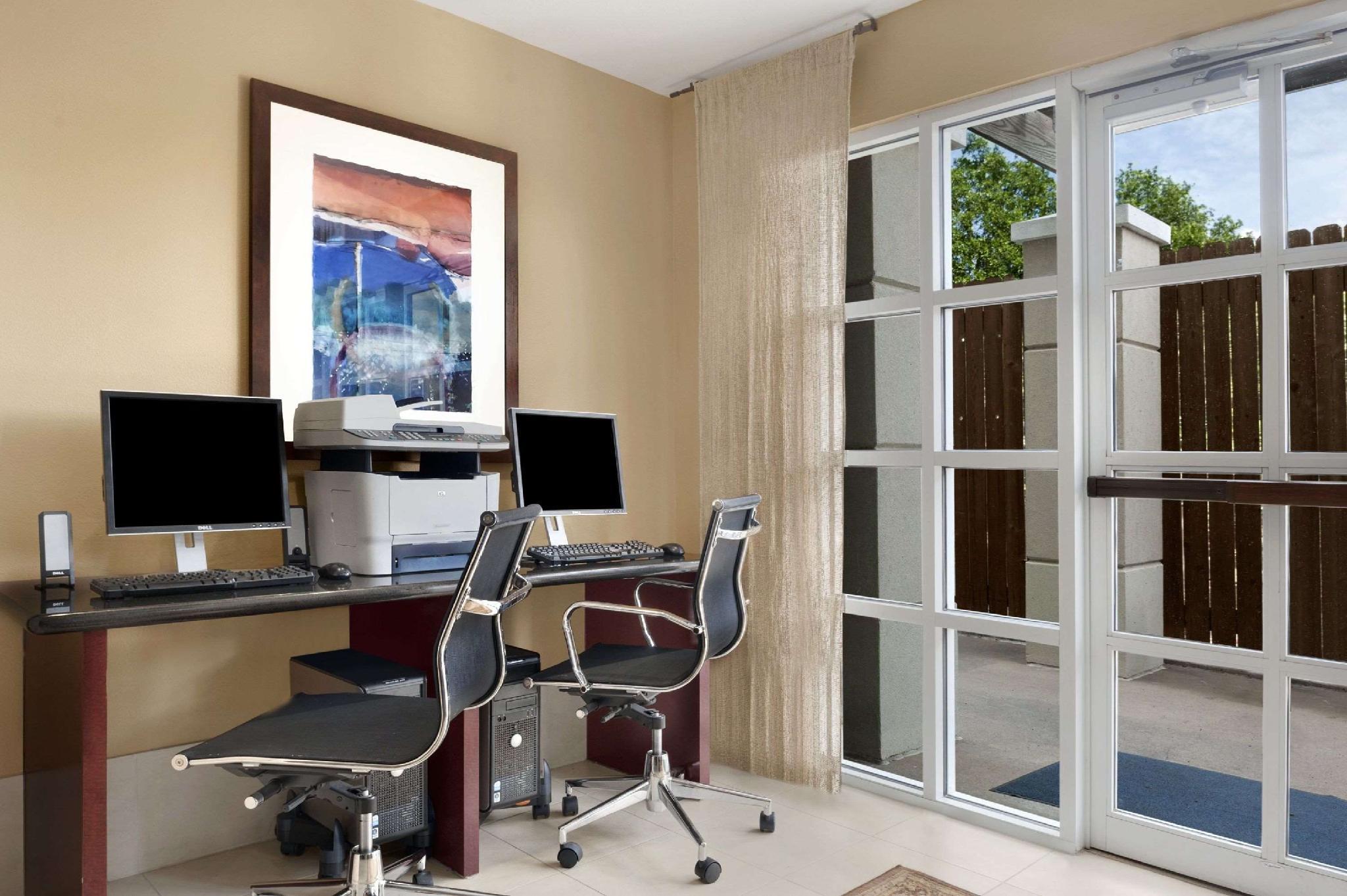 Trung tâm hội nghị