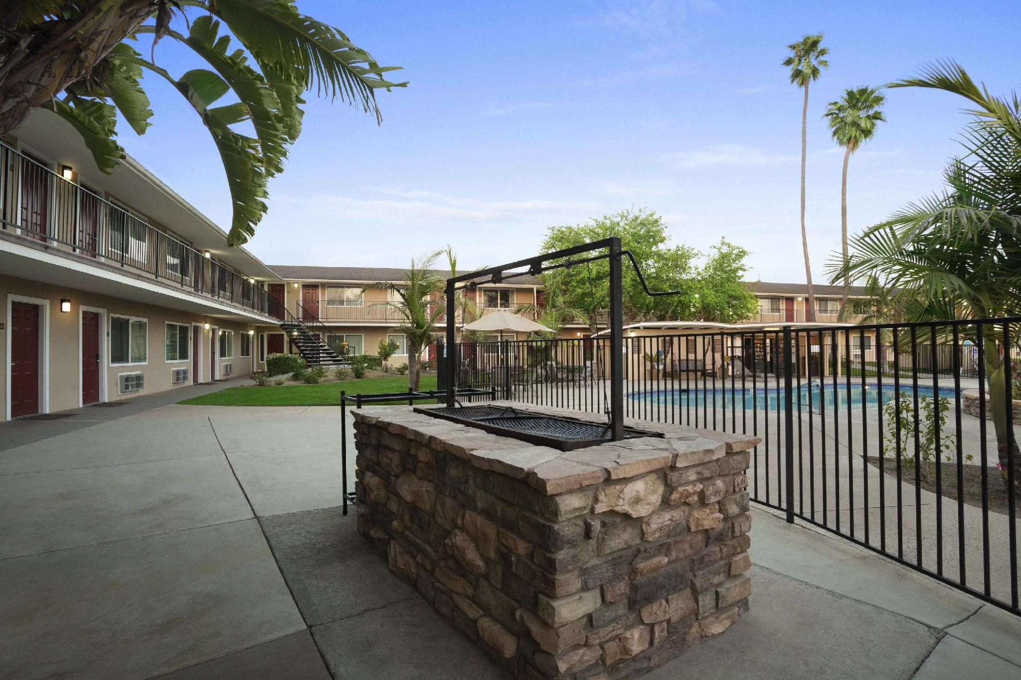 Ngoại cảnh khách sạn