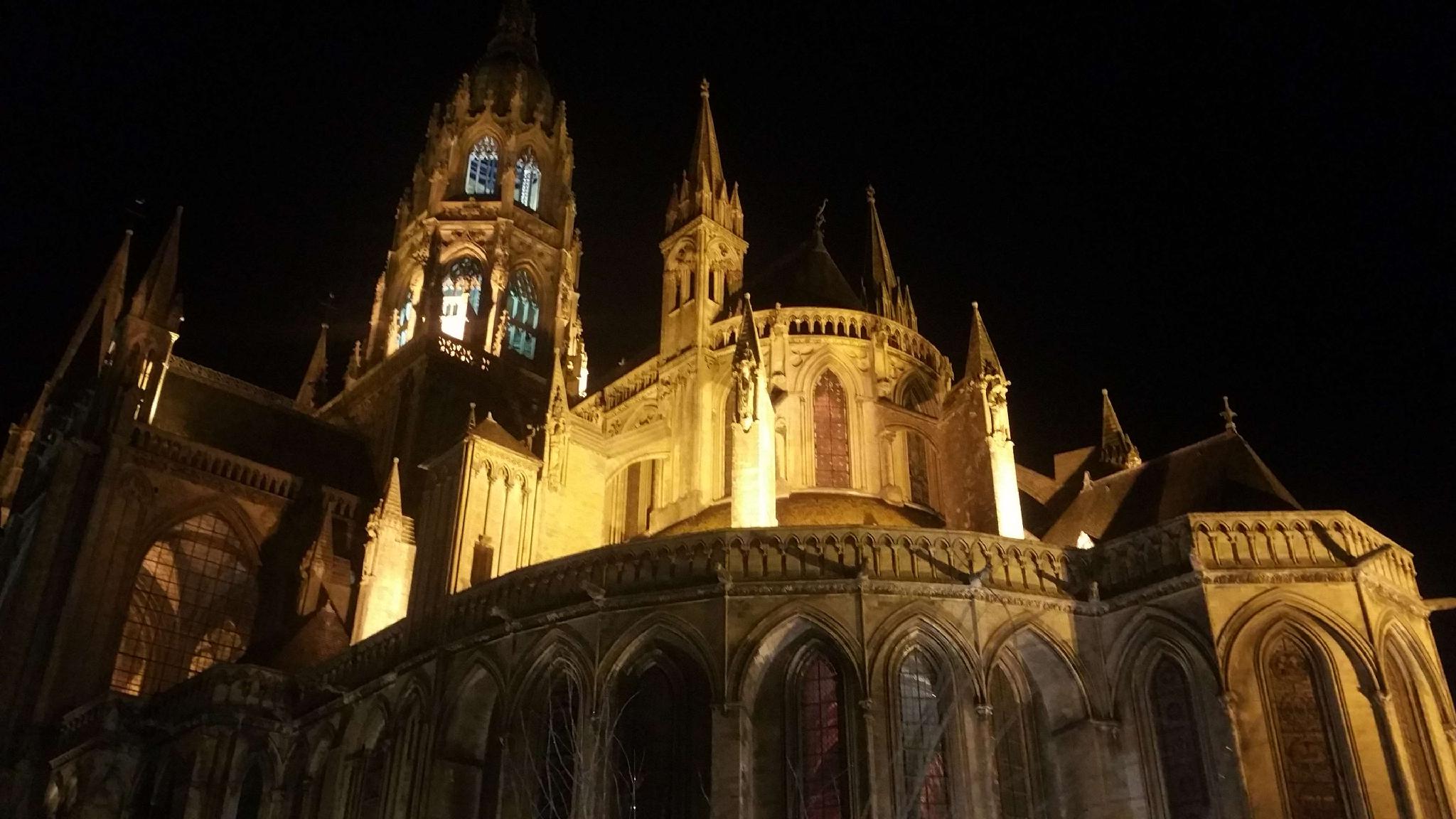 Khu vực xung quanh