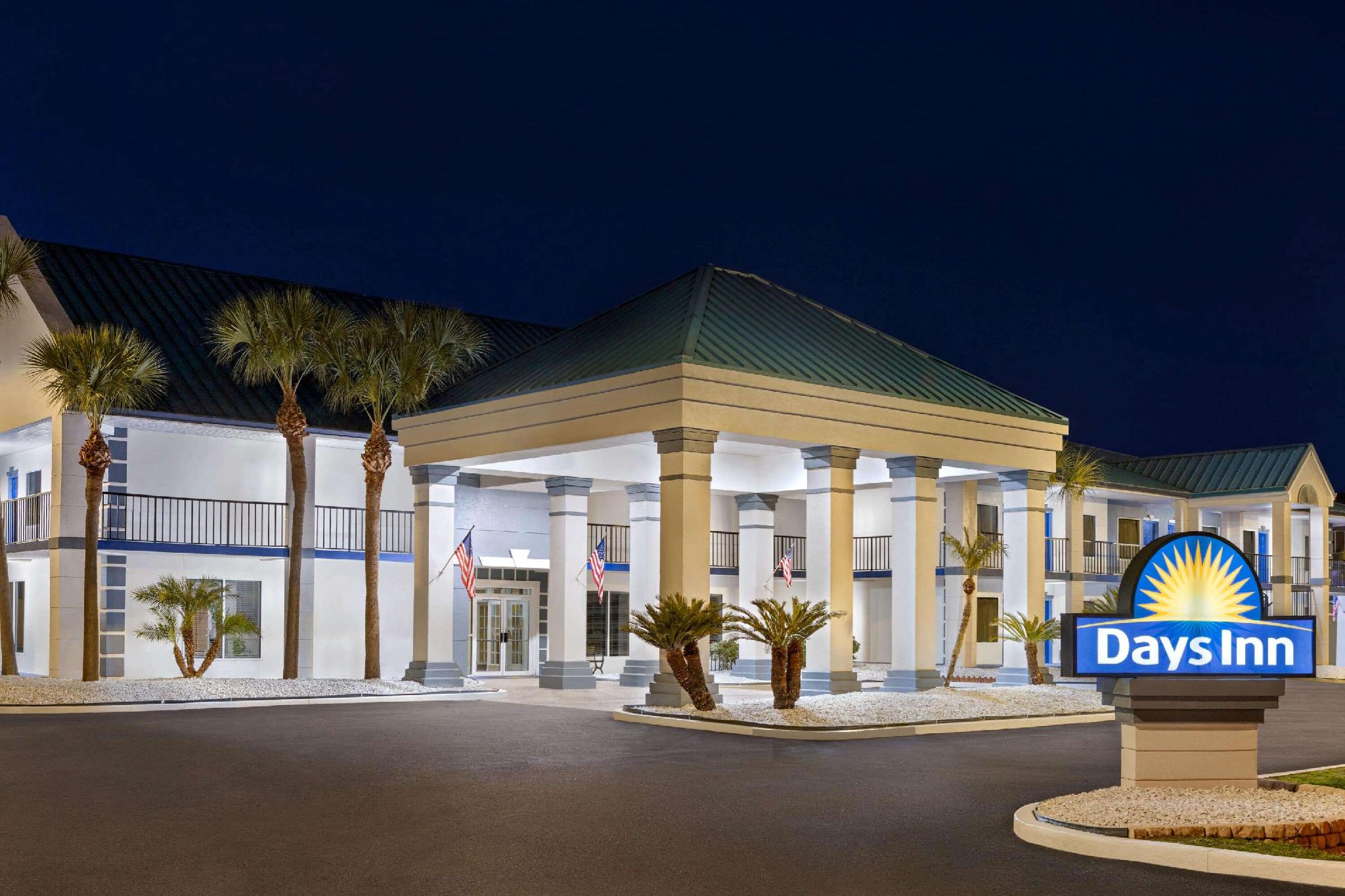 Ngoại cảnh khách sạn